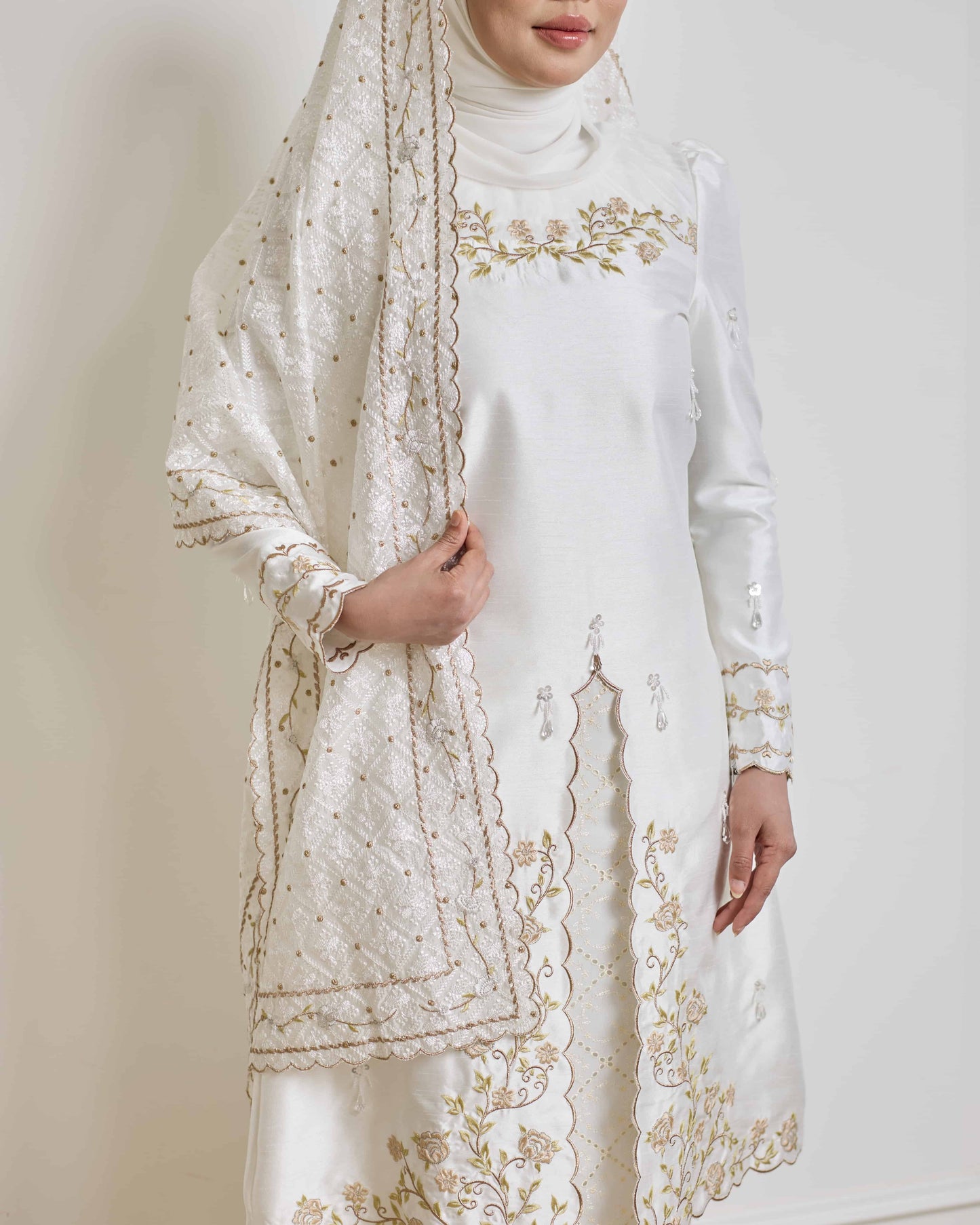 NADRA SELENDANG (OFF WHITE)