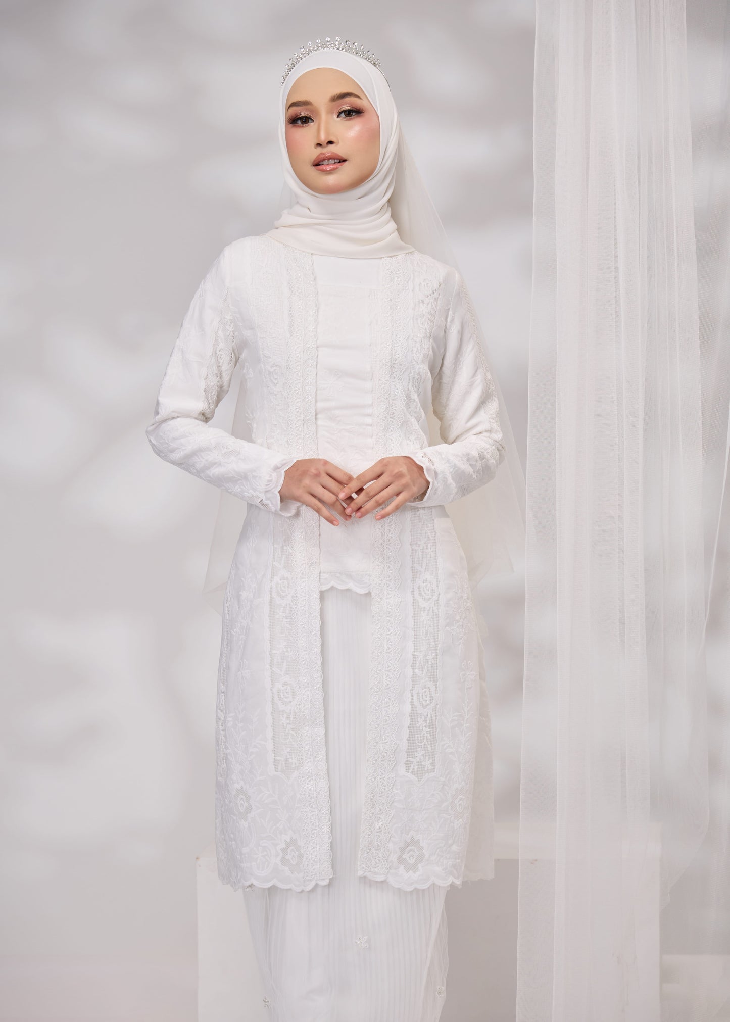 AZURA DRESS (OFF WHITE)