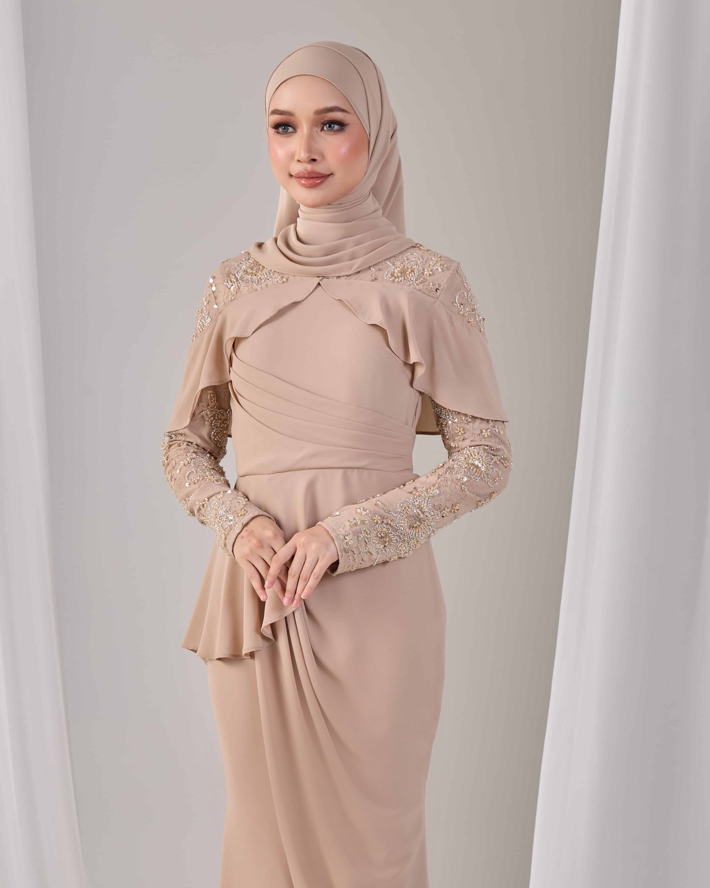 MIREA DRESS (LATTE)