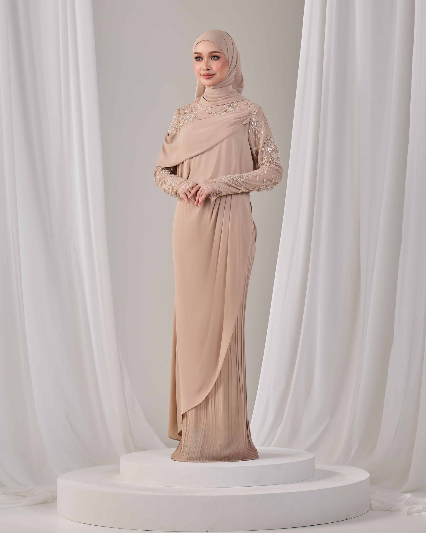 EMERY DRESS (LATTE)