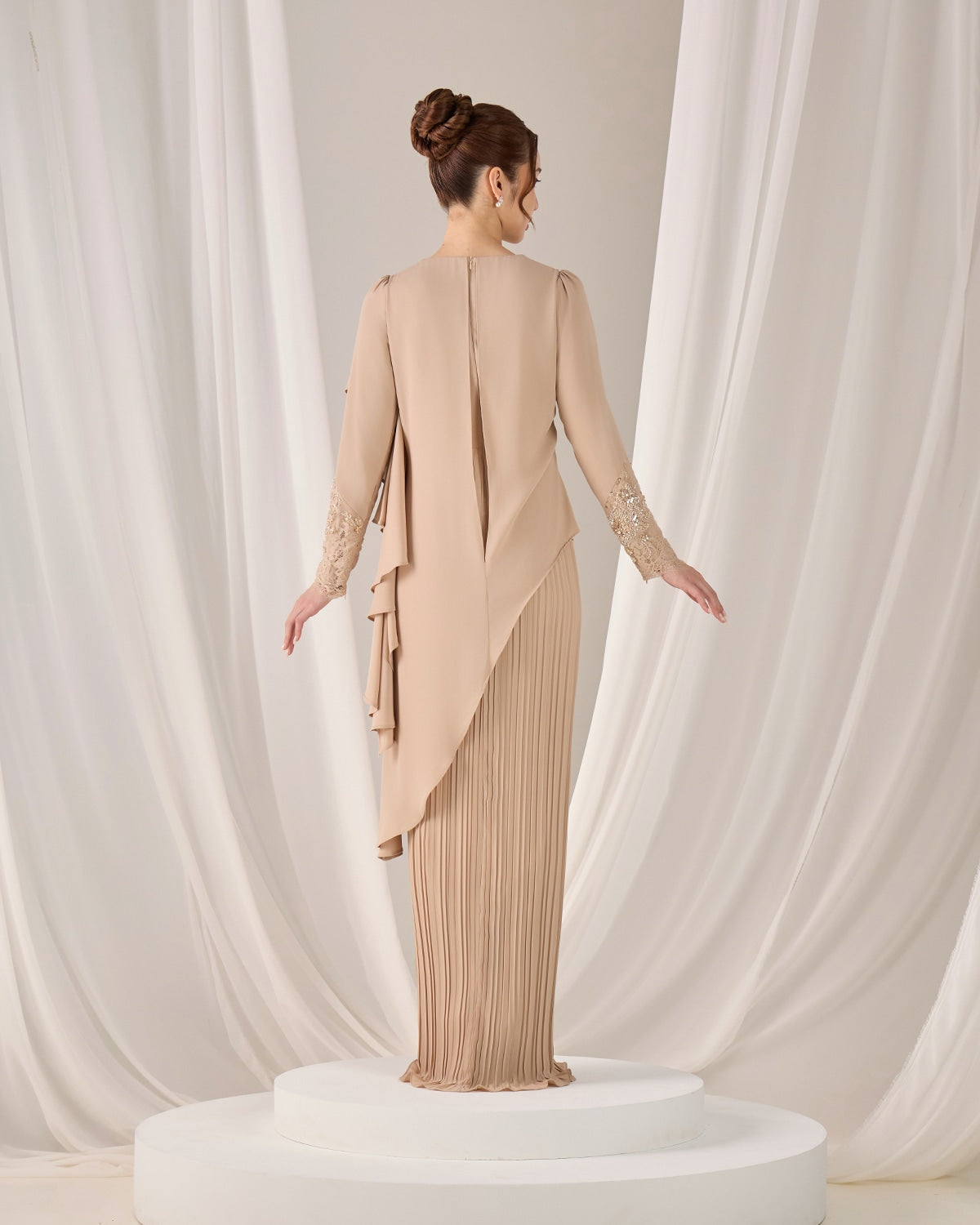 MINOR DEFECT ADALINE DRESS (LATTE)