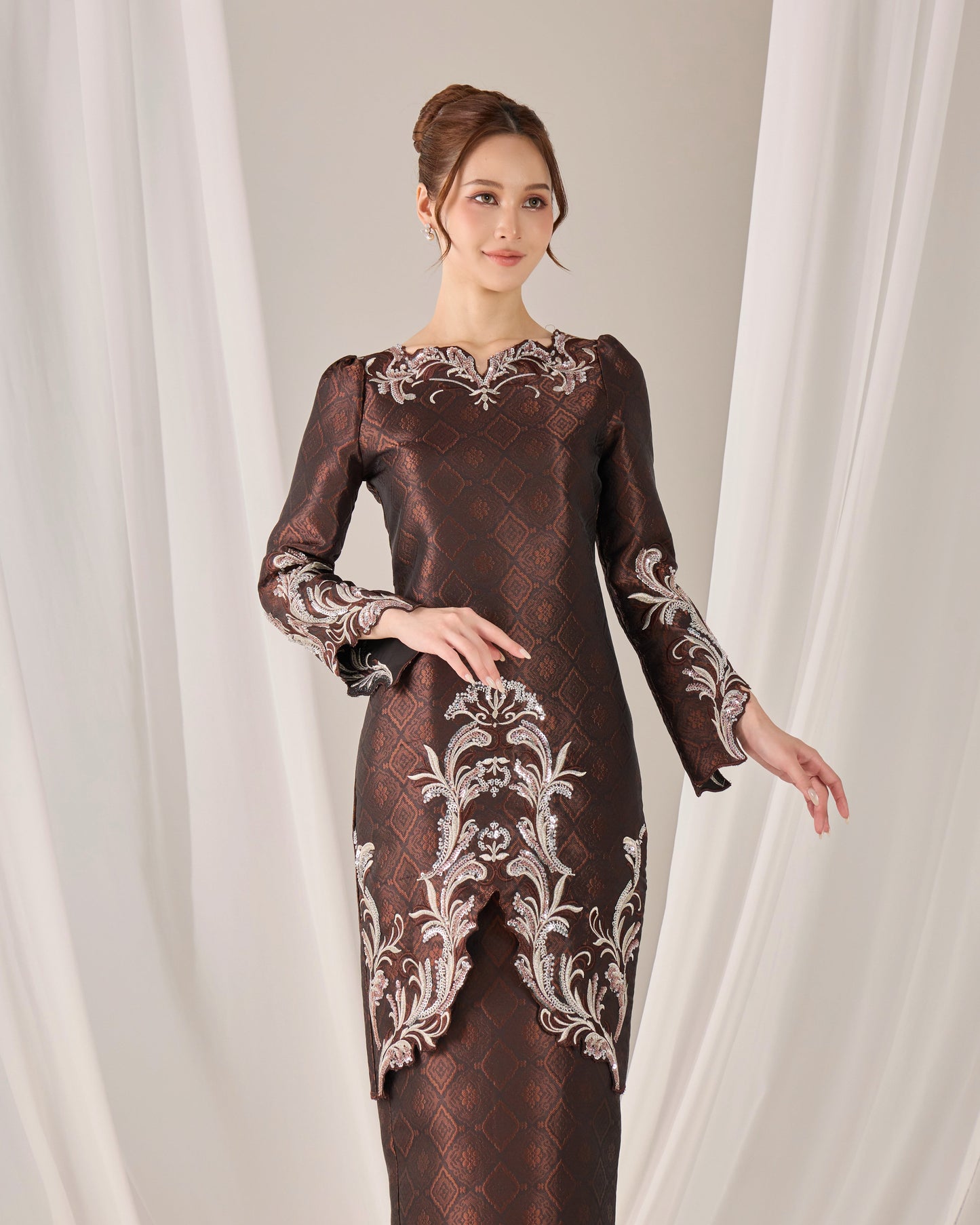 NOIR KURUNG (RICH BROWN) PRE ORDER