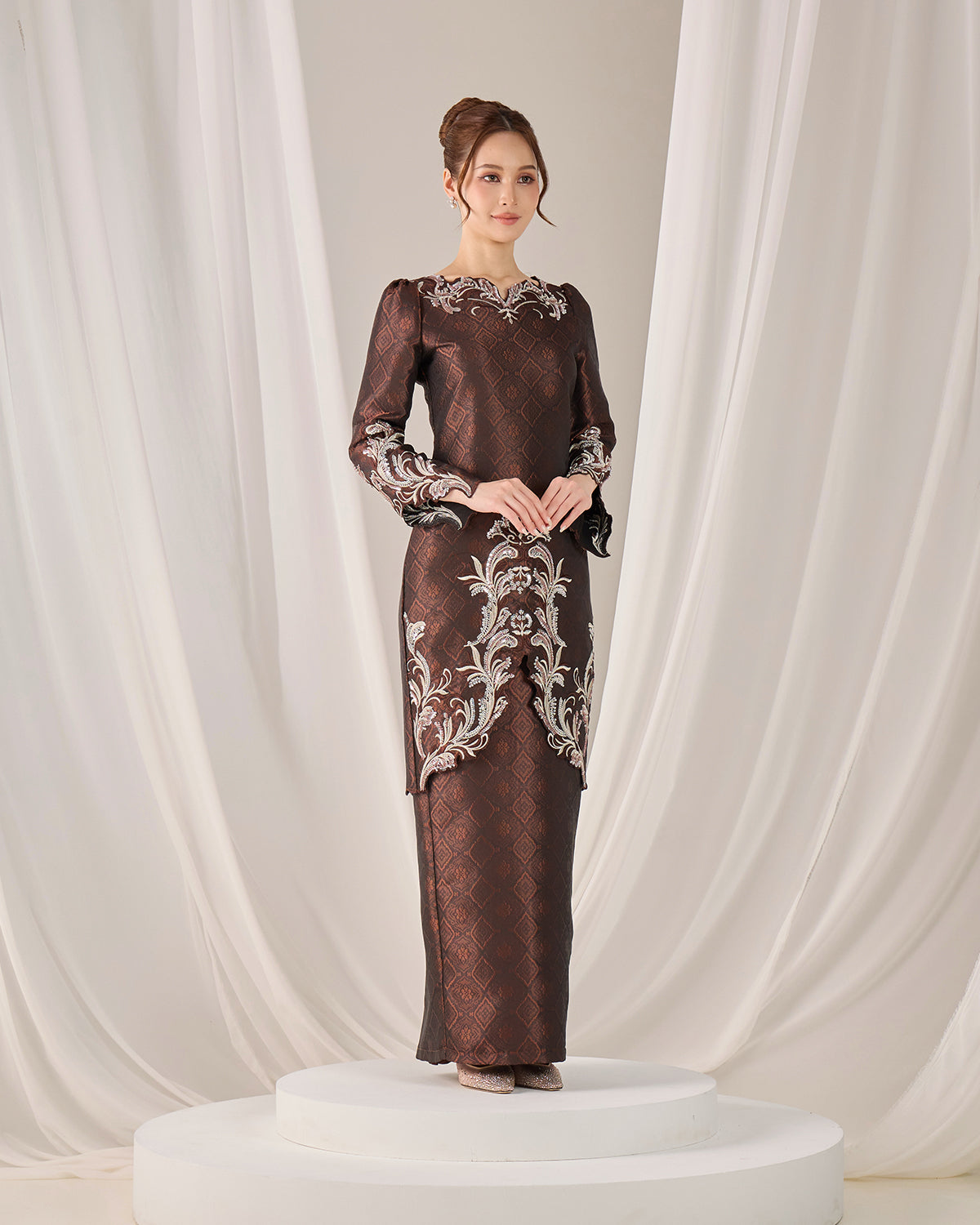 NOIR KURUNG (RICH BROWN) PRE ORDER