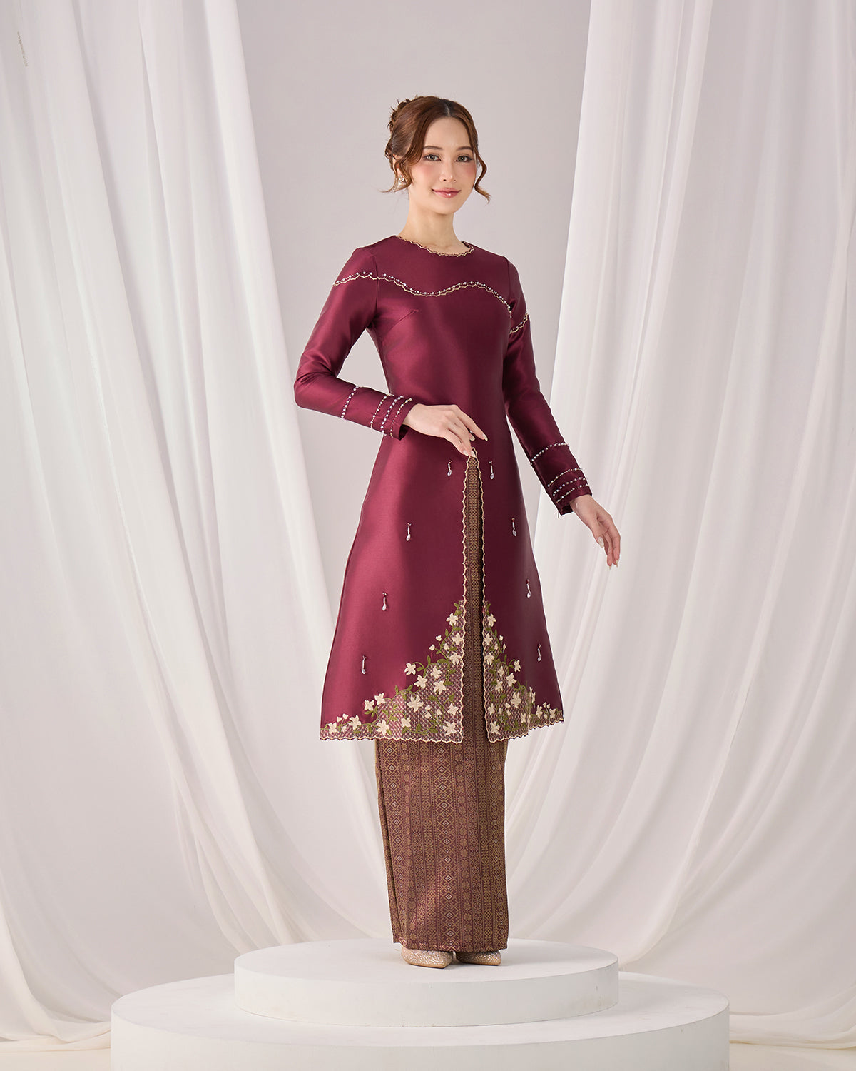 KYANA  KURUNG (BURGUNDY)