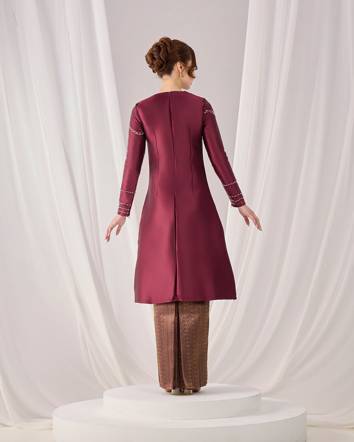 KYANA  KURUNG (BURGUNDY)