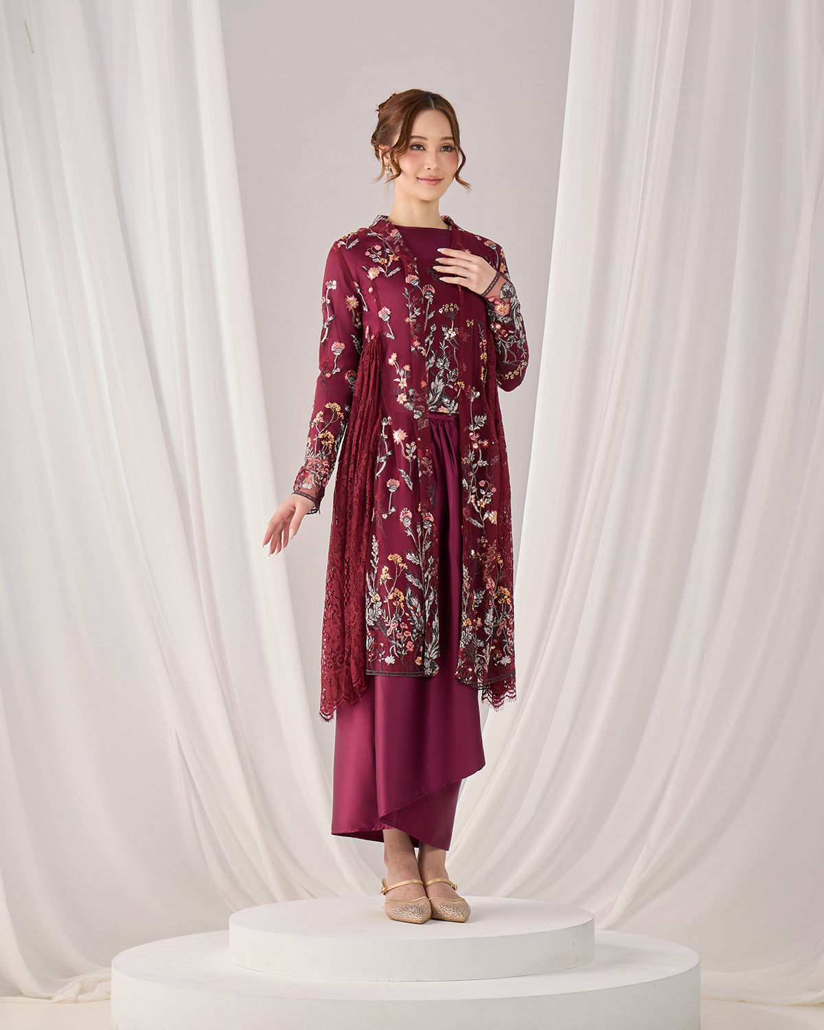 SELINA KEBAYA (BURGUNDY)