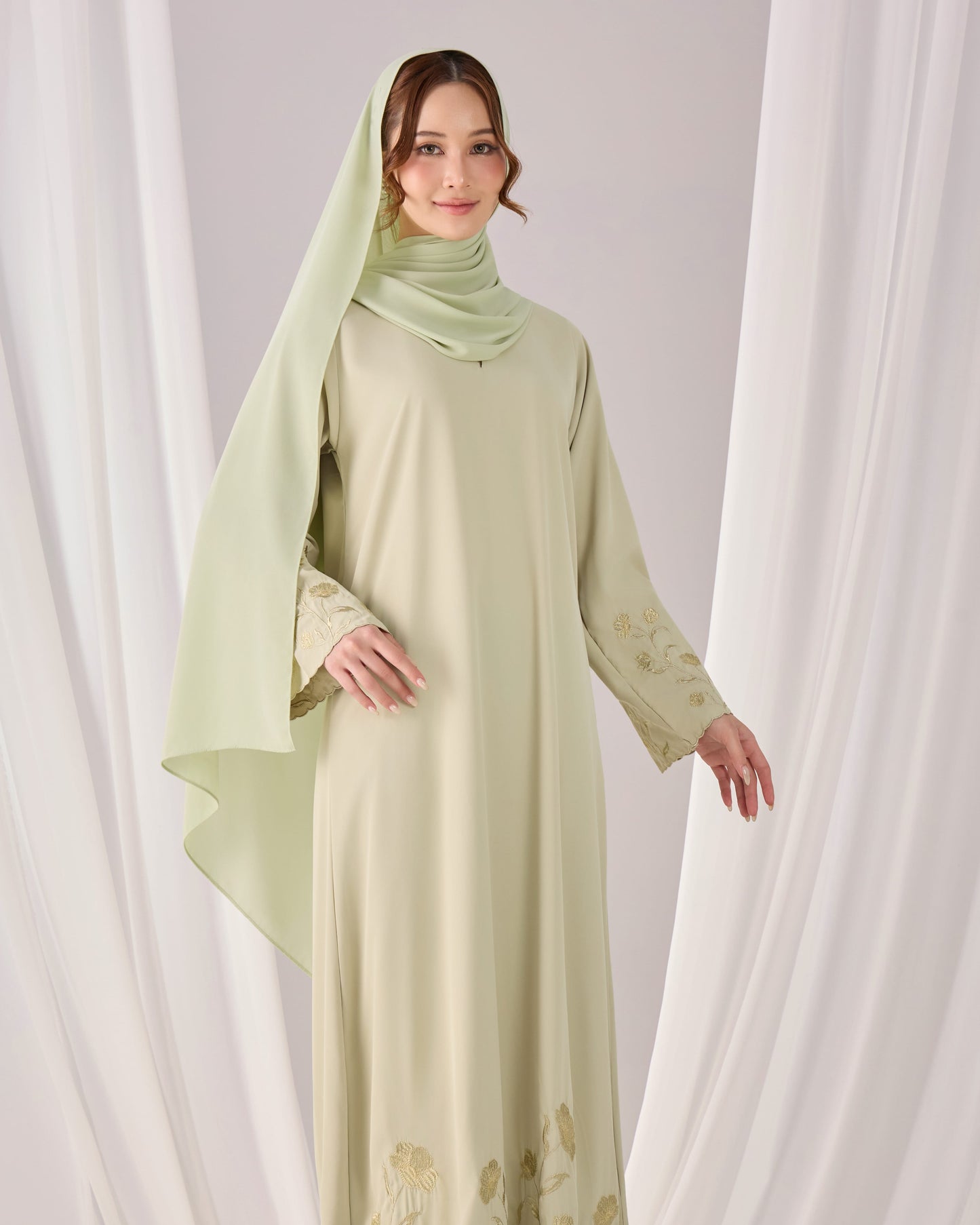 QAFIYA ABAYA (GREEN TEA)