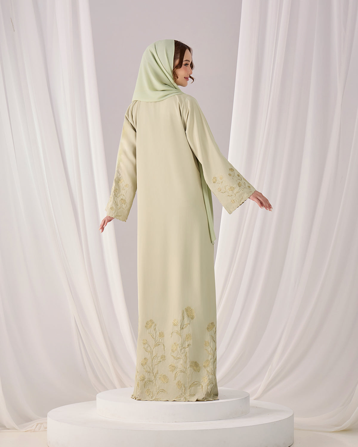 QAFIYA ABAYA (GREEN TEA)