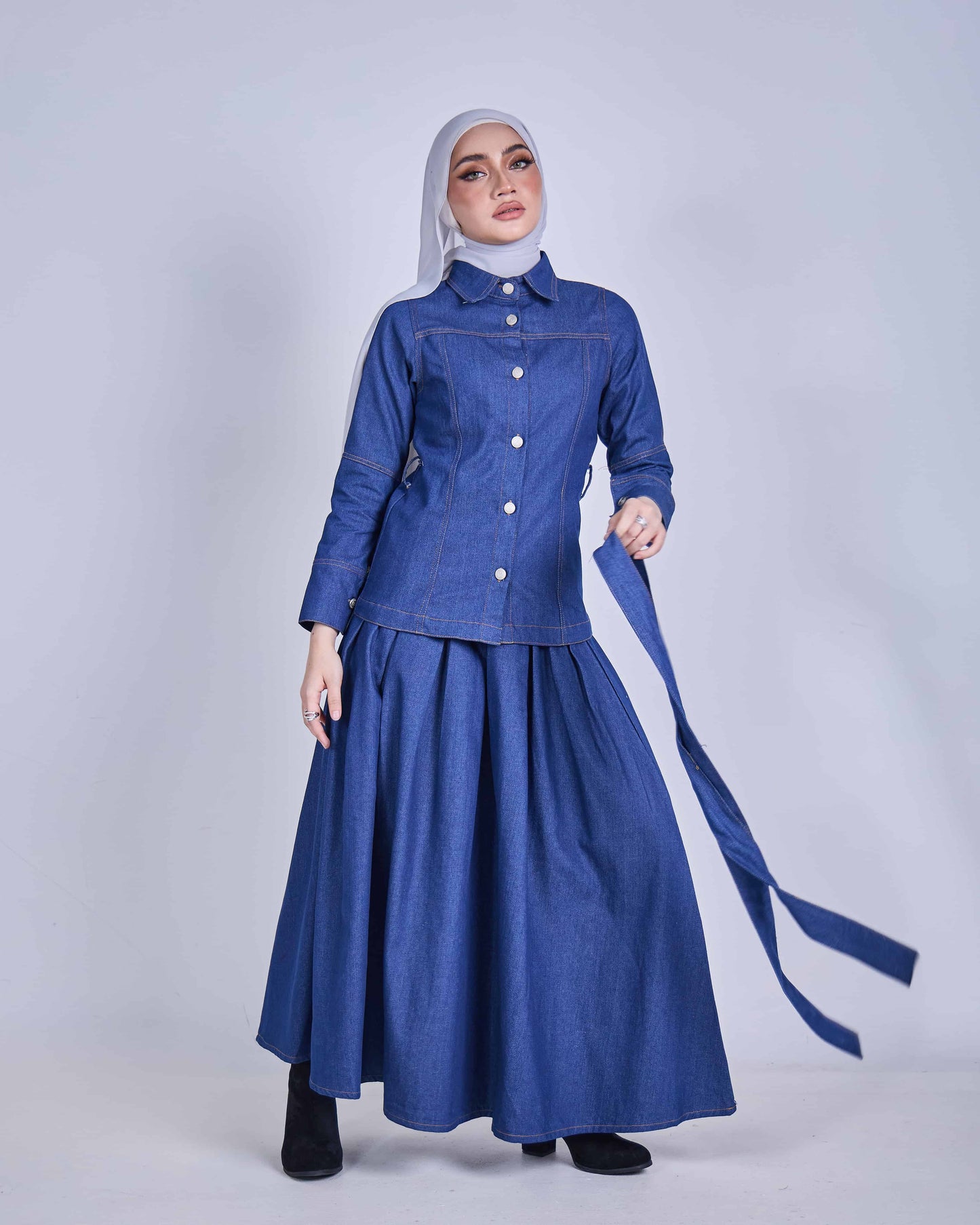 FEYRA DENIM BELTED JACKET (LIGHT BLUE)