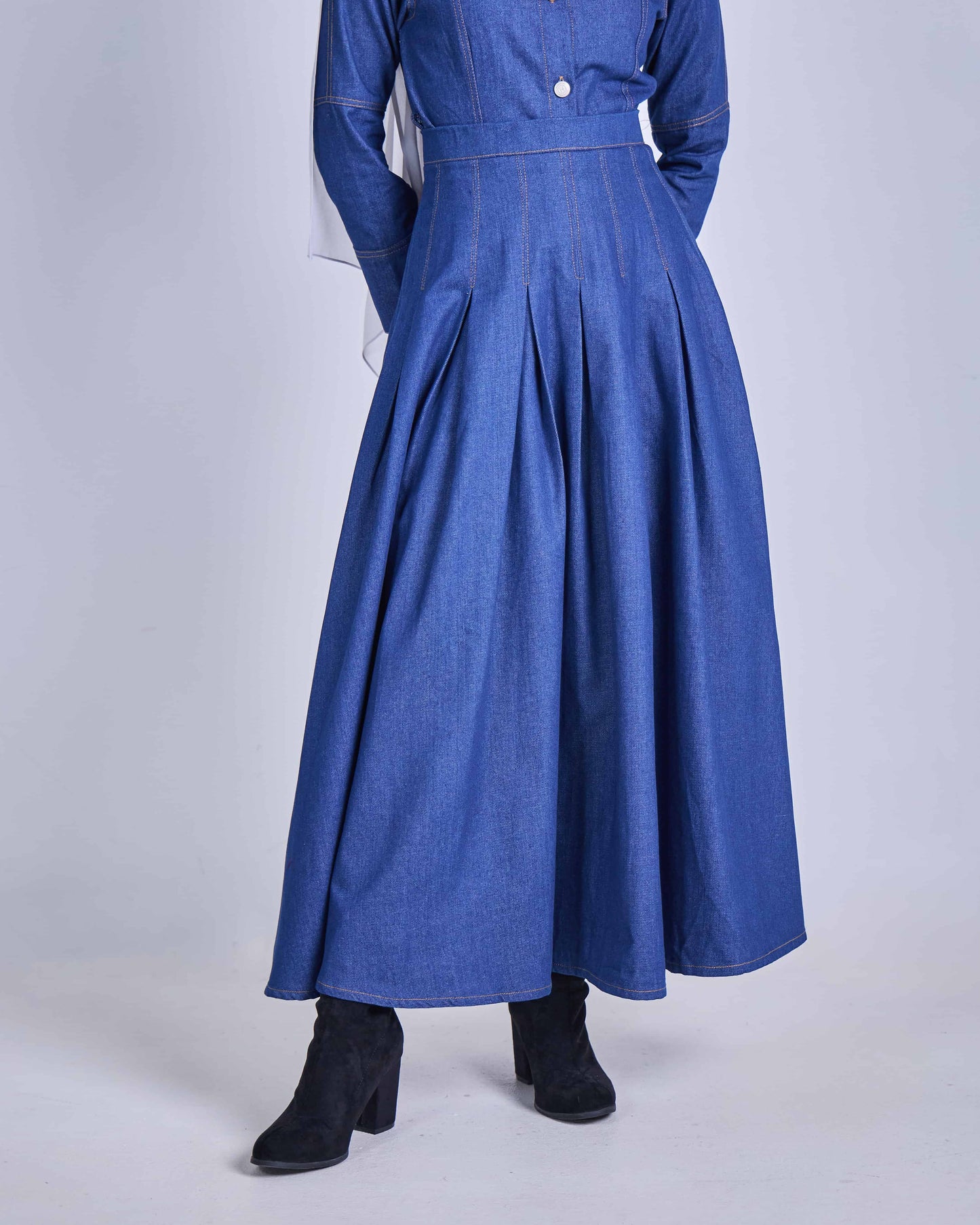 ELRA DENIM PLEATED SKIRT (LIGHT BLUE)