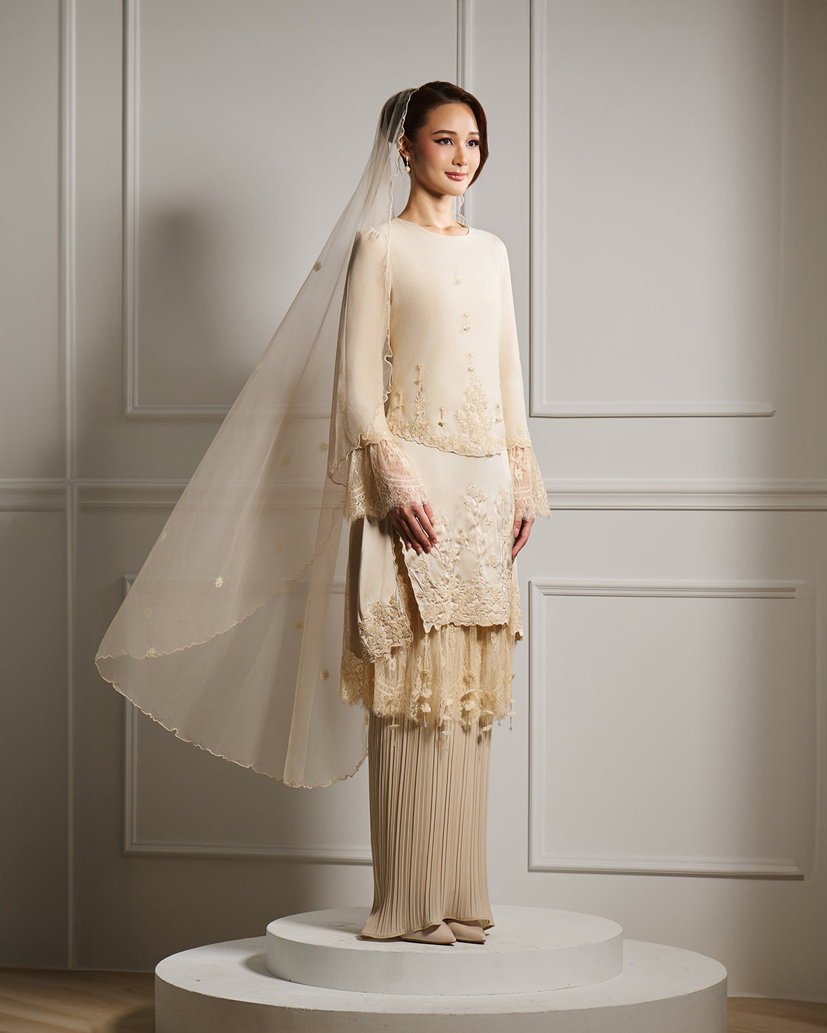 ELIA VEIL (CHAMPAGNE)