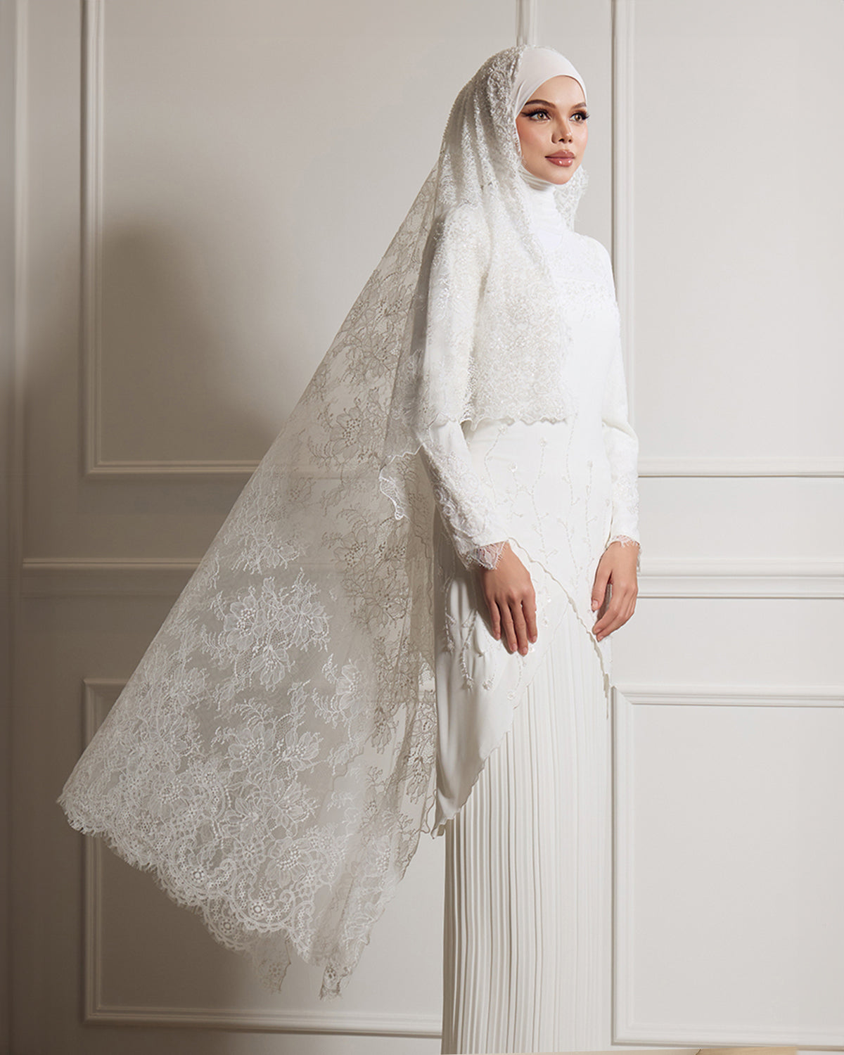 LANA VEIL (OFF WHITE)