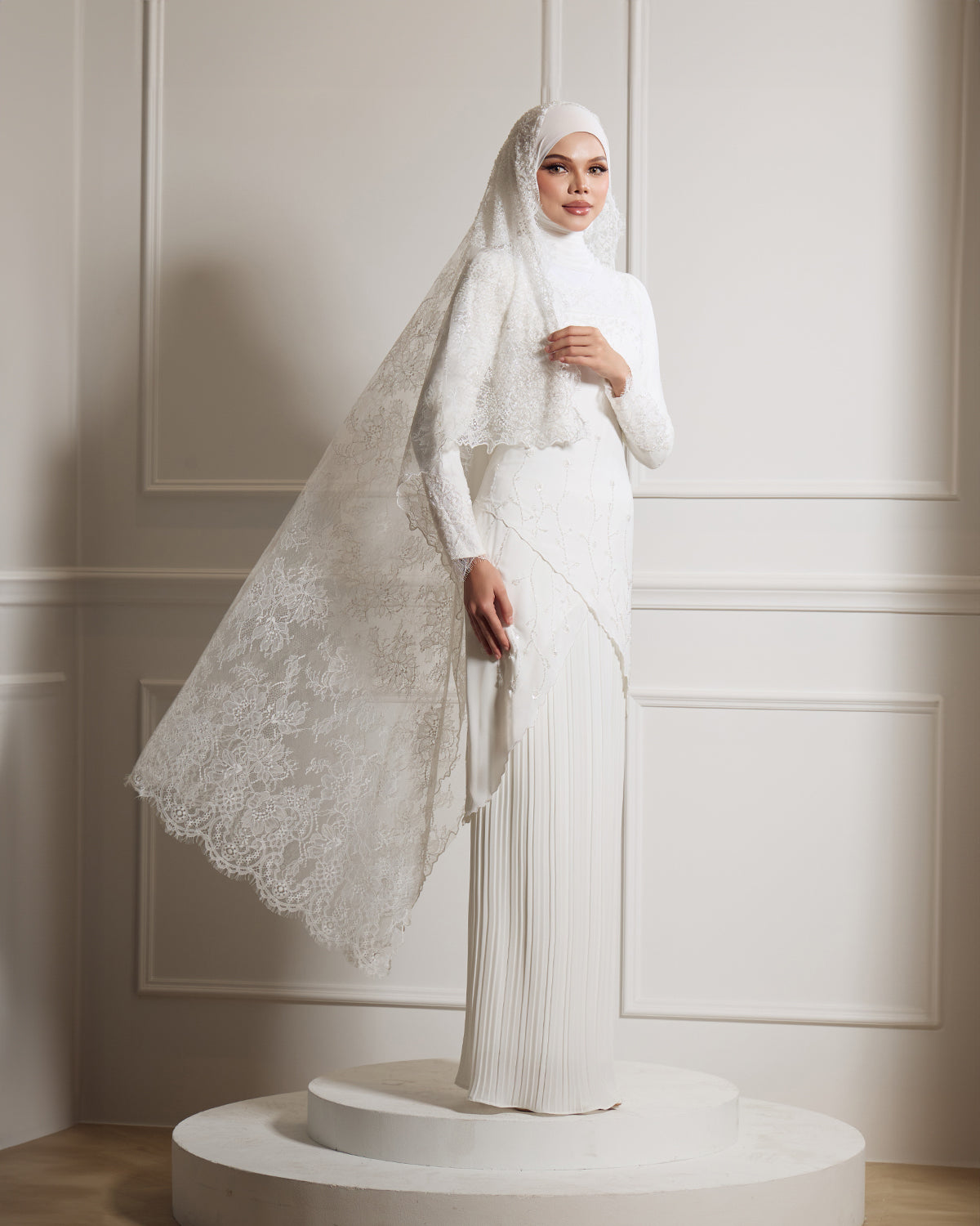 LANA VEIL (OFF WHITE)