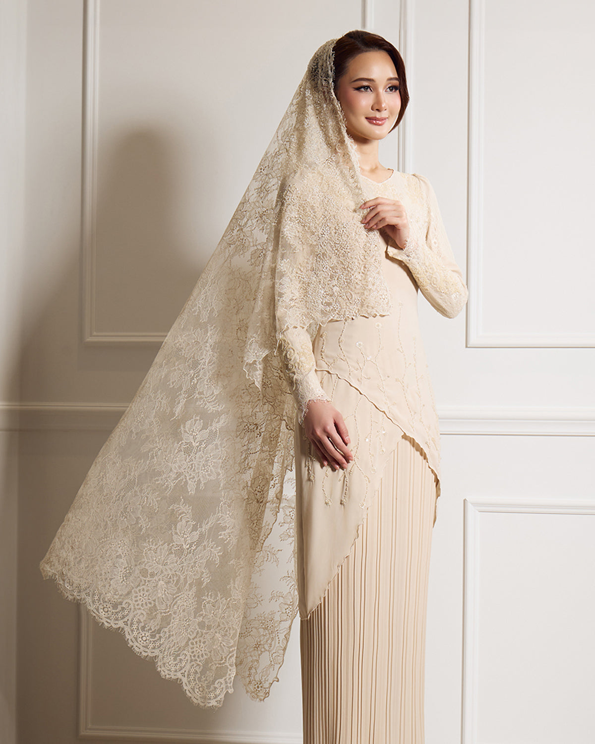 LANA VEIL (CHAMPAGNE)