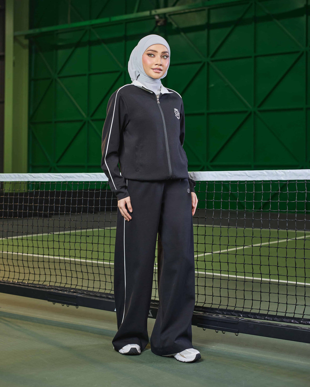 MINOR DEFECT AVERY ZIPPER JUMPER (BLACK)
