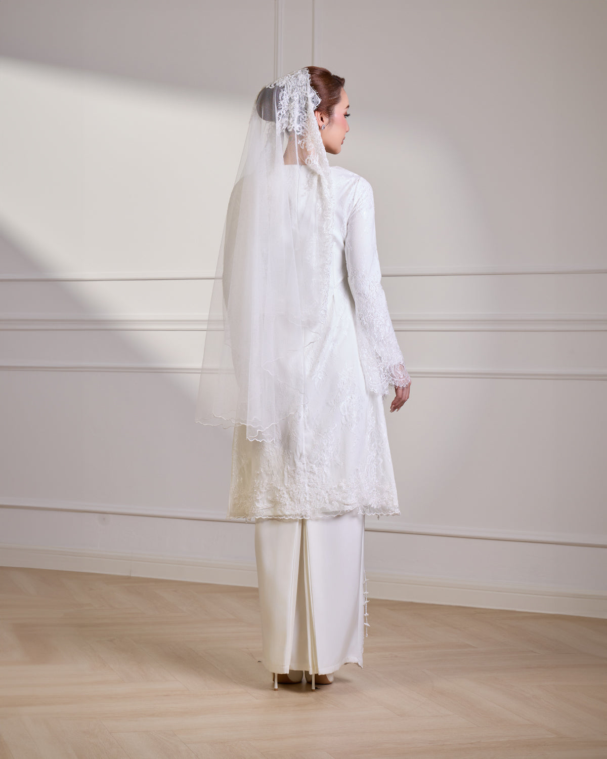 CELINA KURUNG (OFF WHITE)