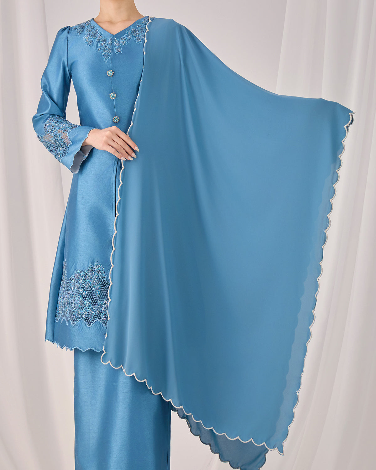 IRINA SELENDANG (DIAMOND TEAL BLUE)