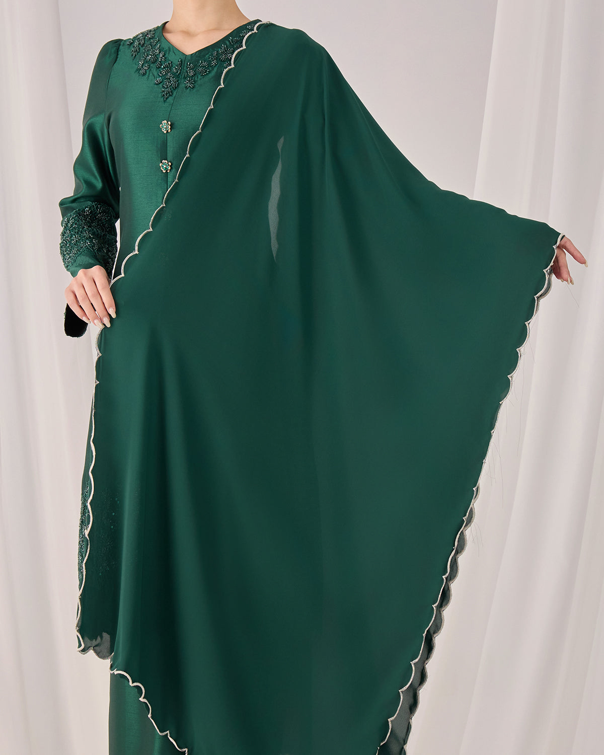 IRINA SELENDANG (EMERALD GREEN)