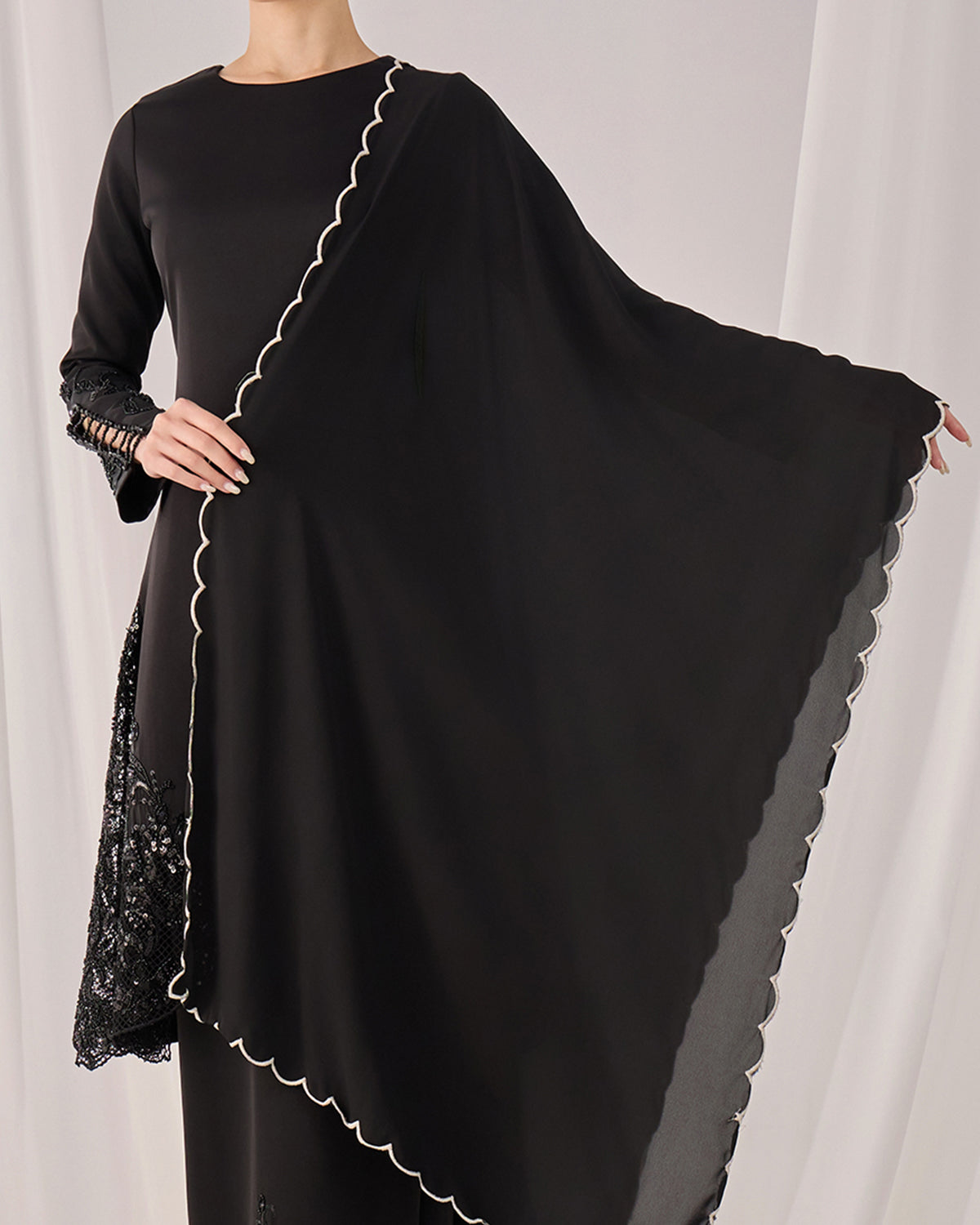 IRINA SELENDANG (BLACK)