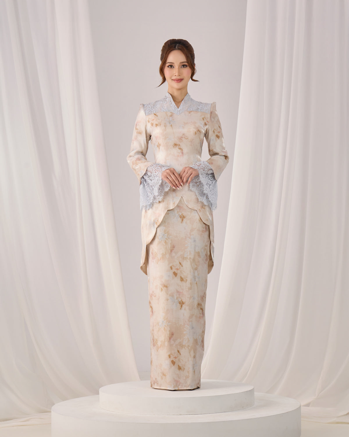 IRIS KURUNG (NUDE)