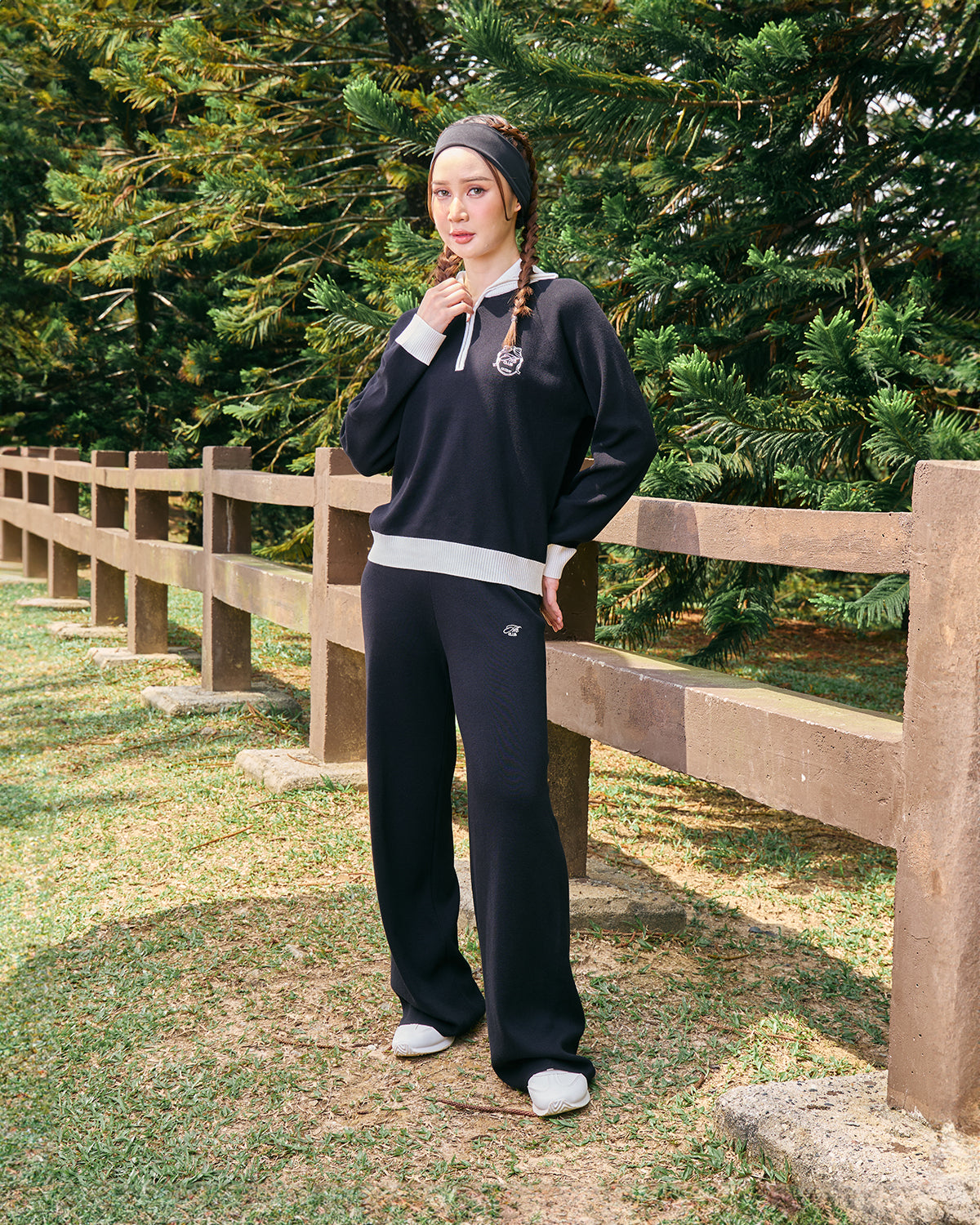 KYRA HALF-ZIP JUMPER (BLACK)
