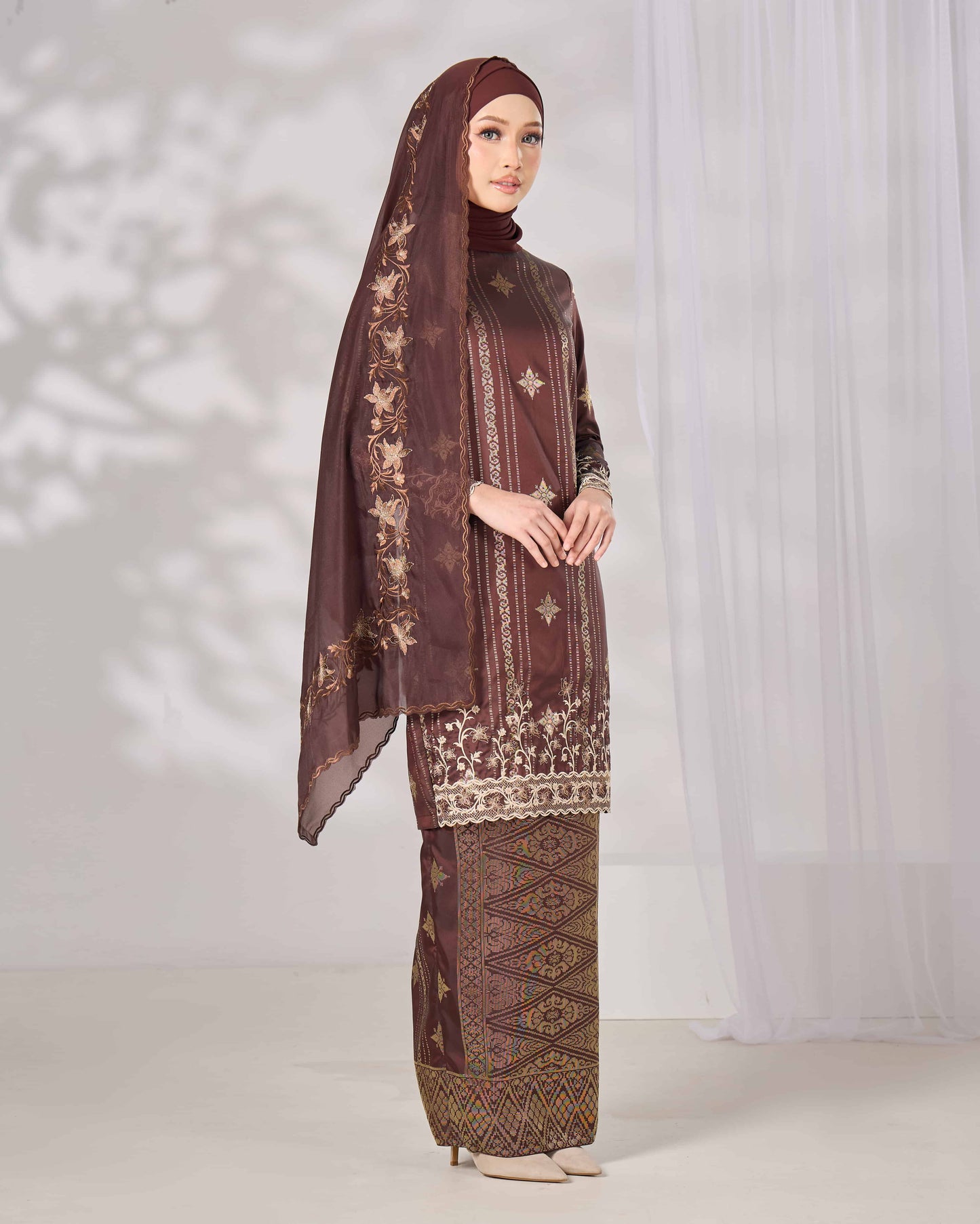 MINOR DEFECT DAHLIA KURUNG (BROWN)