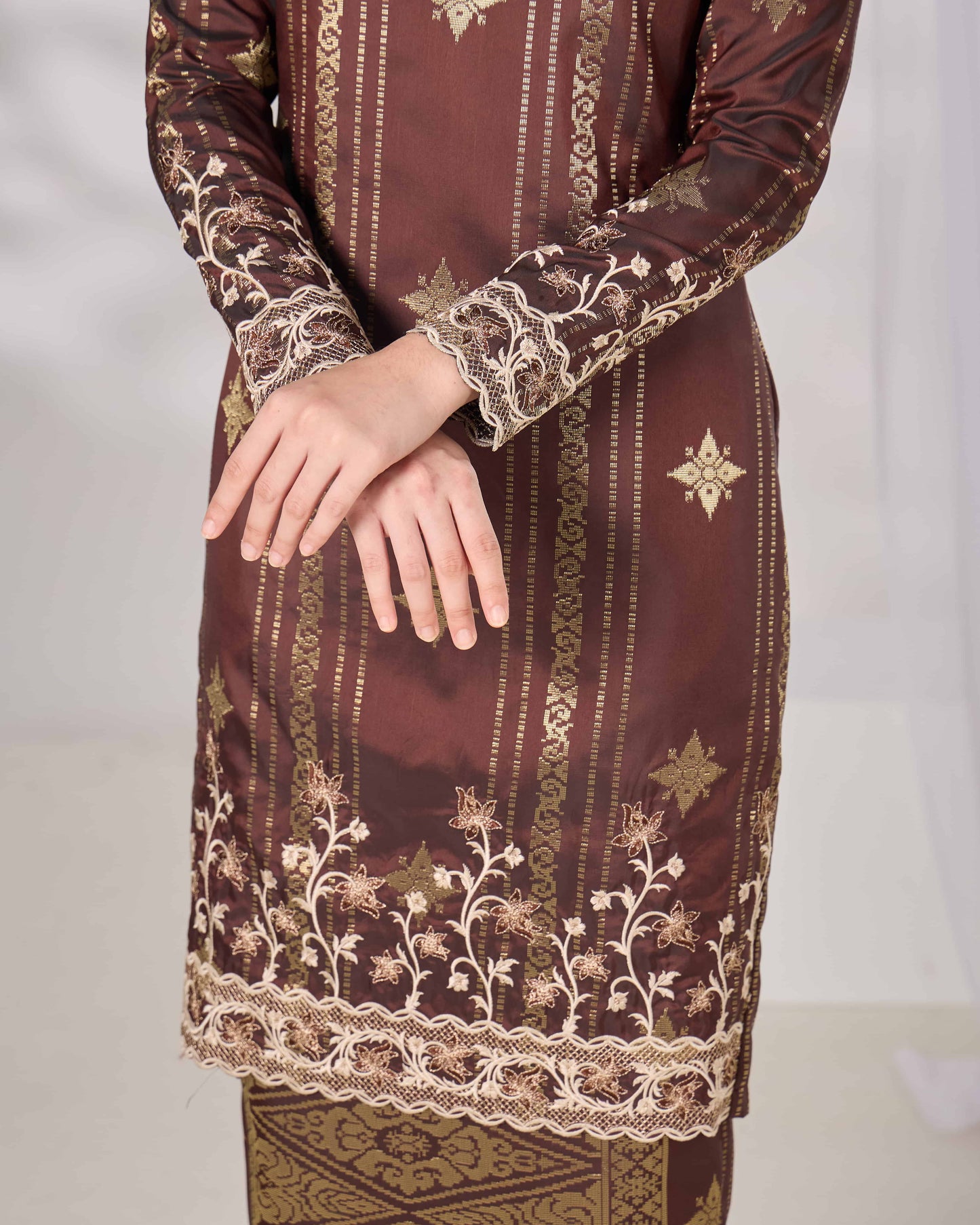 MINOR DEFECT DAHLIA KURUNG (BROWN)