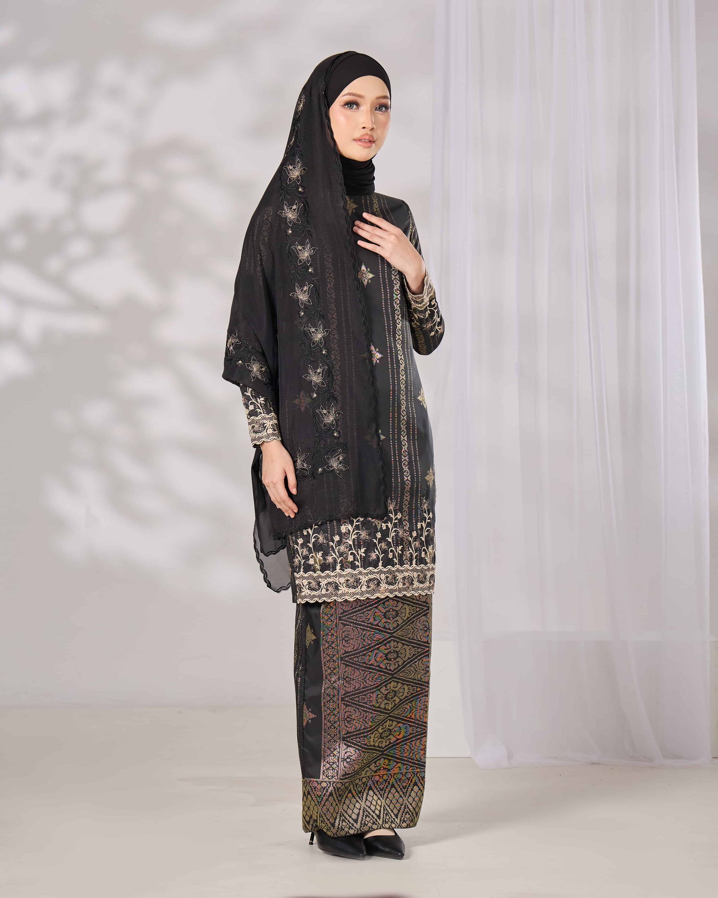 MINOR DEFECT DAHLIA KURUNG (BLACK)