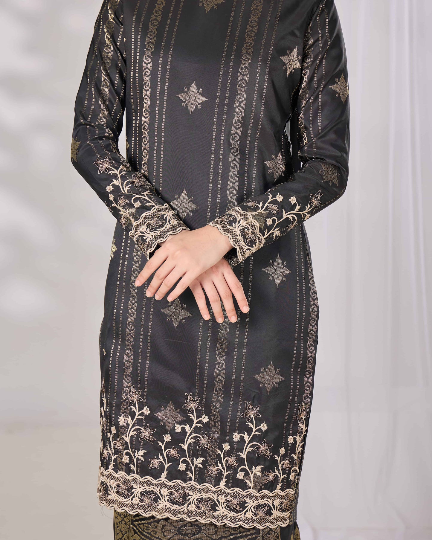 MINOR DEFECT DAHLIA KURUNG (BLACK)