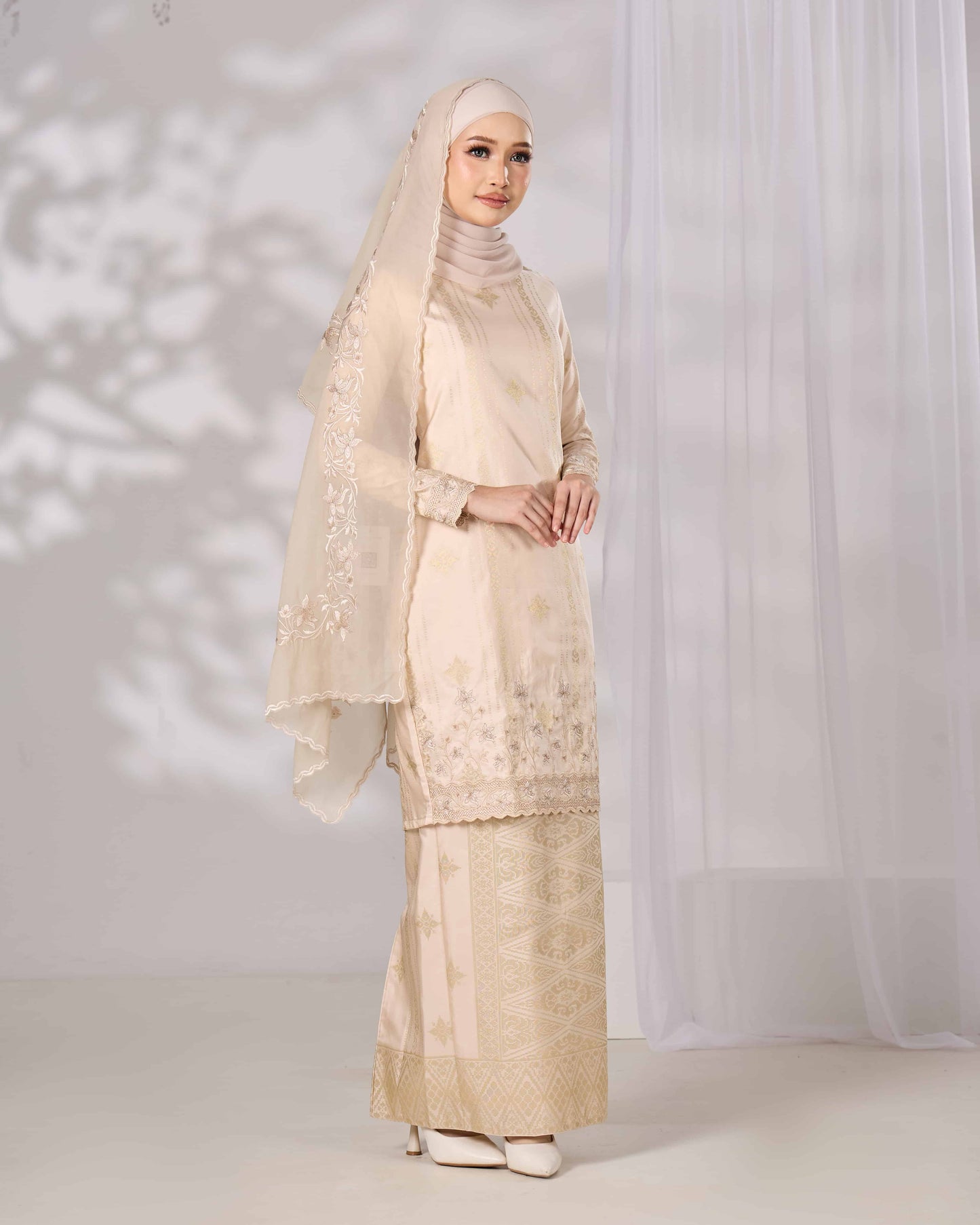 MINOR DEFECT DAHLIA KURUNG (CHAMPAGNE)