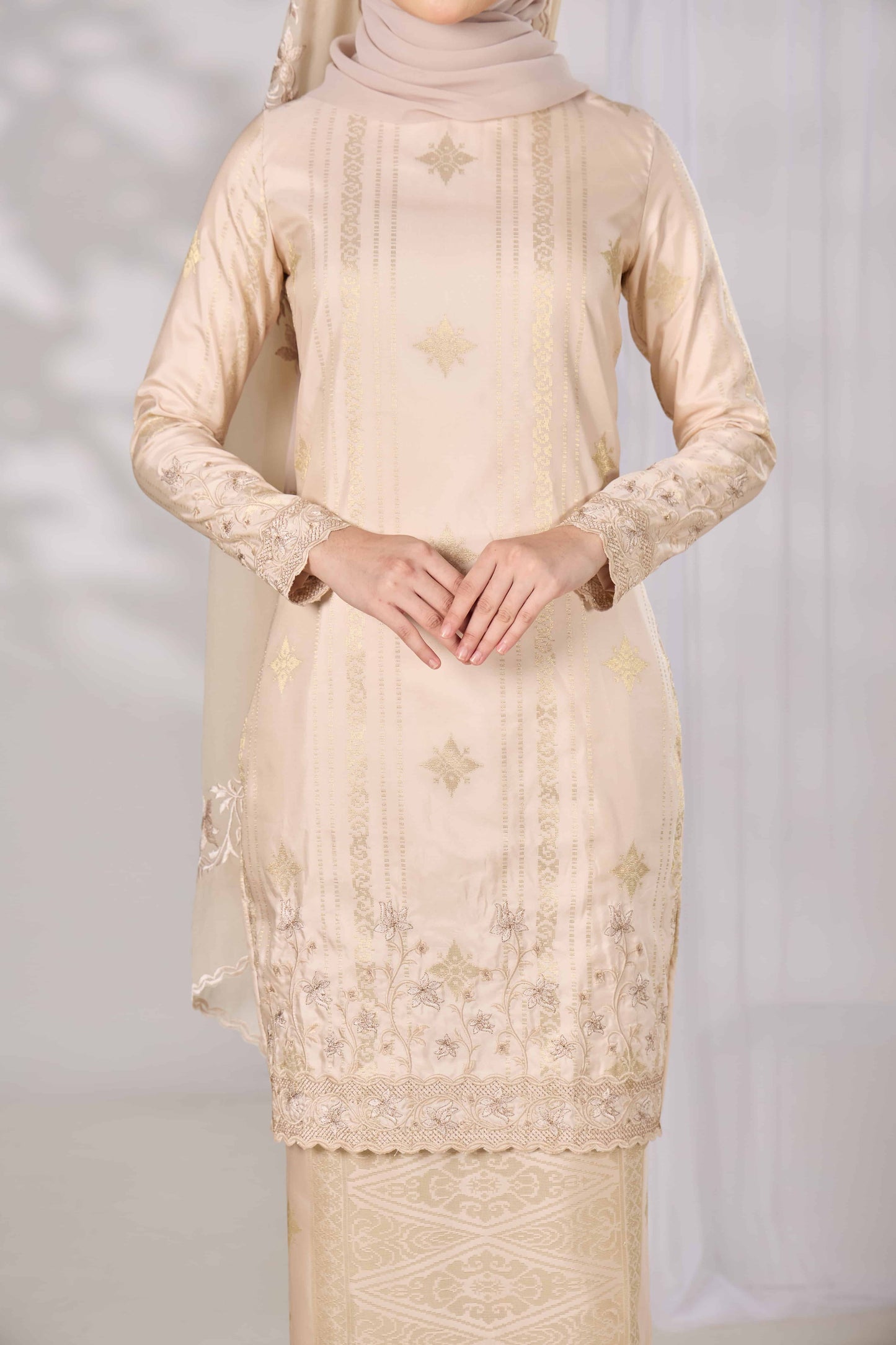 MINOR DEFECT DAHLIA KURUNG (CHAMPAGNE)