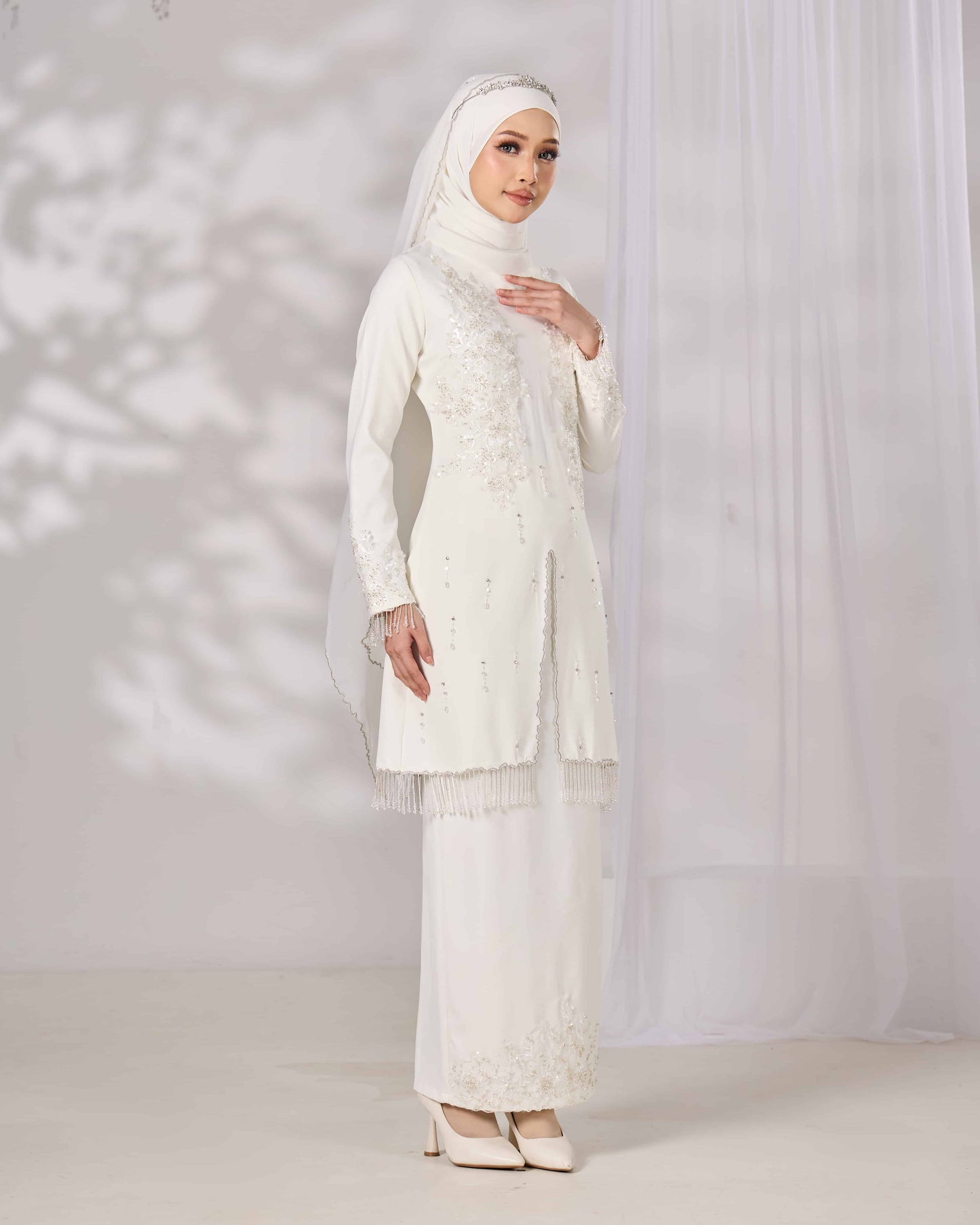MINOR DEFECT MAHIRA KURUNG (OFF WHITE)