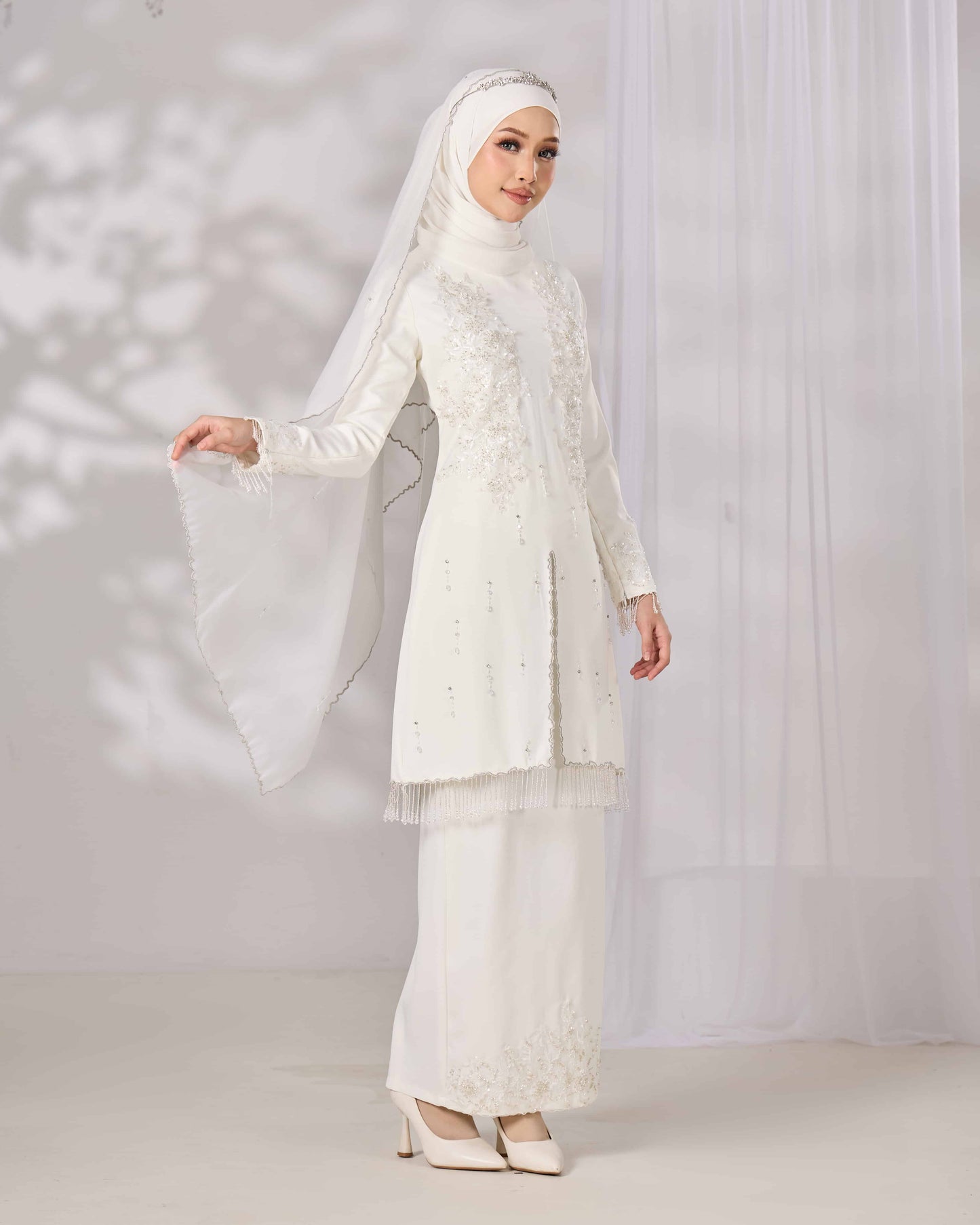 MINOR DEFECT MAHIRA KURUNG (OFF WHITE)