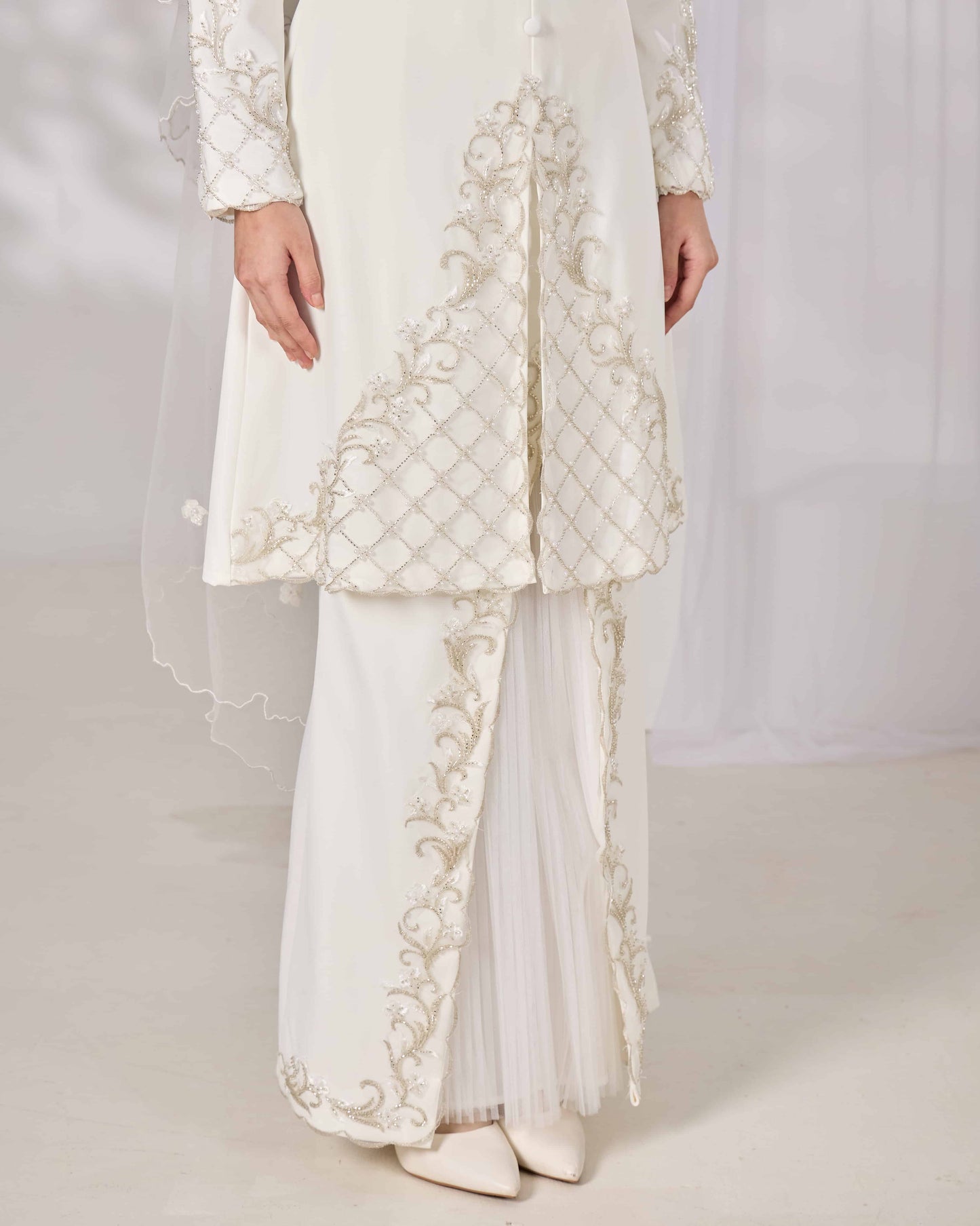 MINOR DEFECT CEMPAKA KURUNG (OFF WHITE)