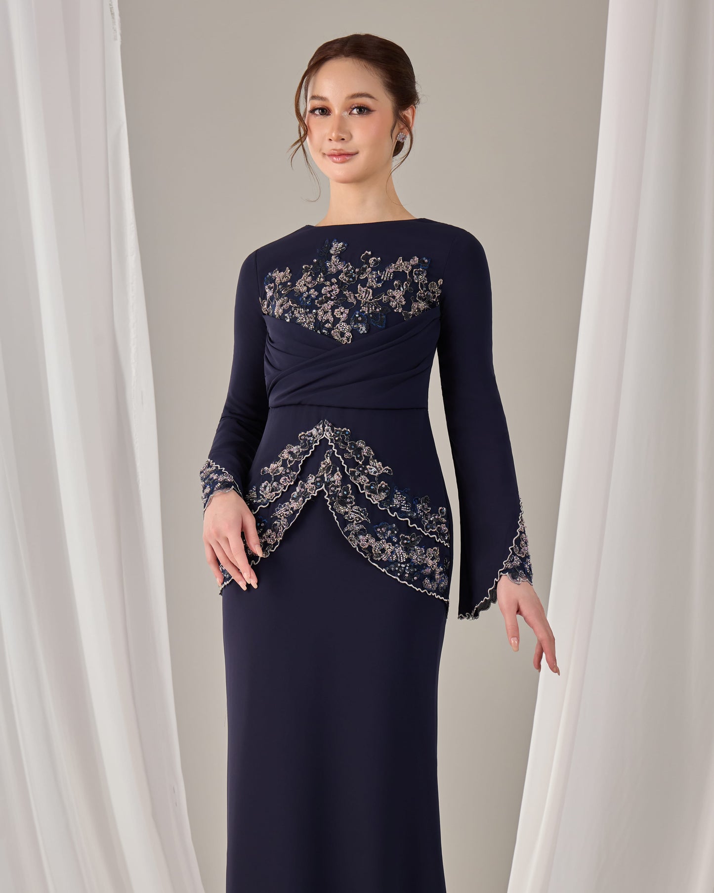 NELLY DRESS (NAVY BLUE)