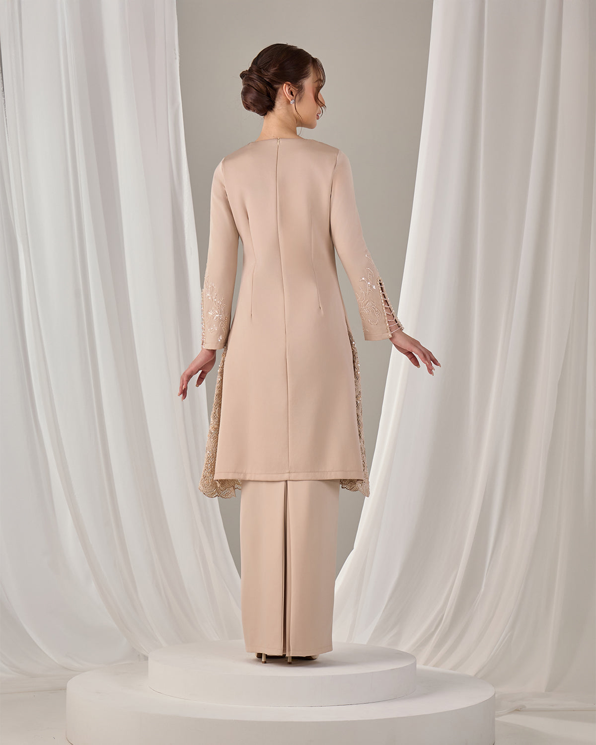 MINOR DEFECT SURI BRIDE KURUNG (CHAMPAGNE)