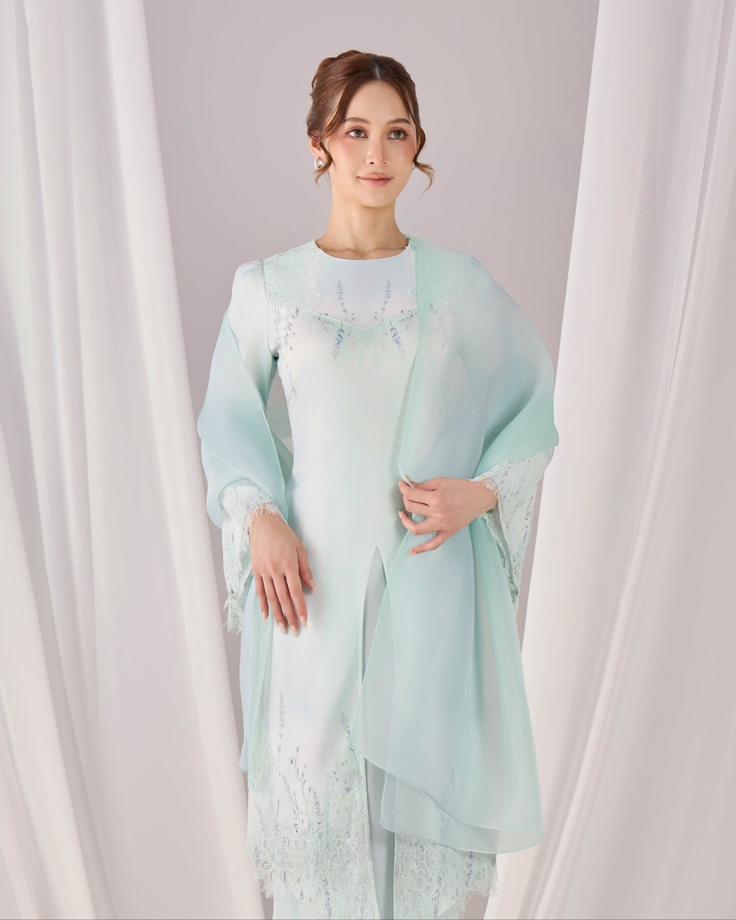 AUDREY KEBAYA (MINT GREEN)