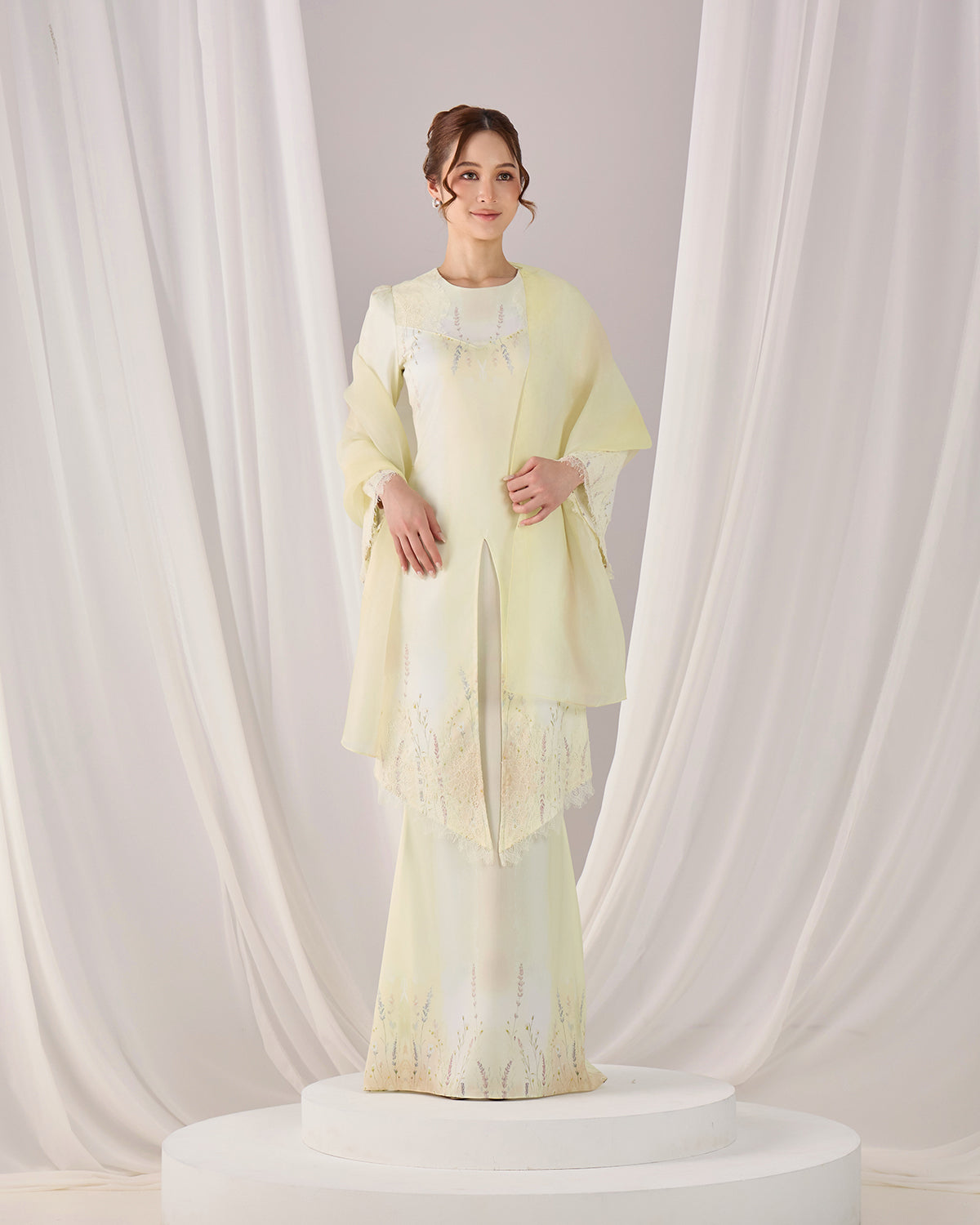 AUDREY KEBAYA (LIGHT YELLOW)