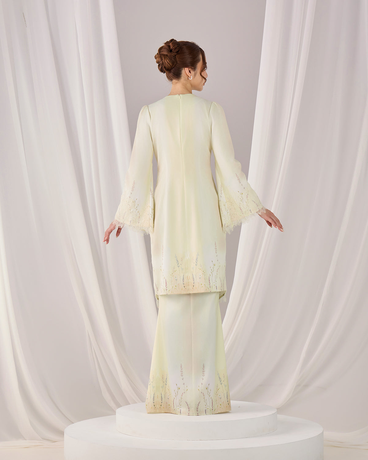 AUDREY KEBAYA (LIGHT YELLOW)