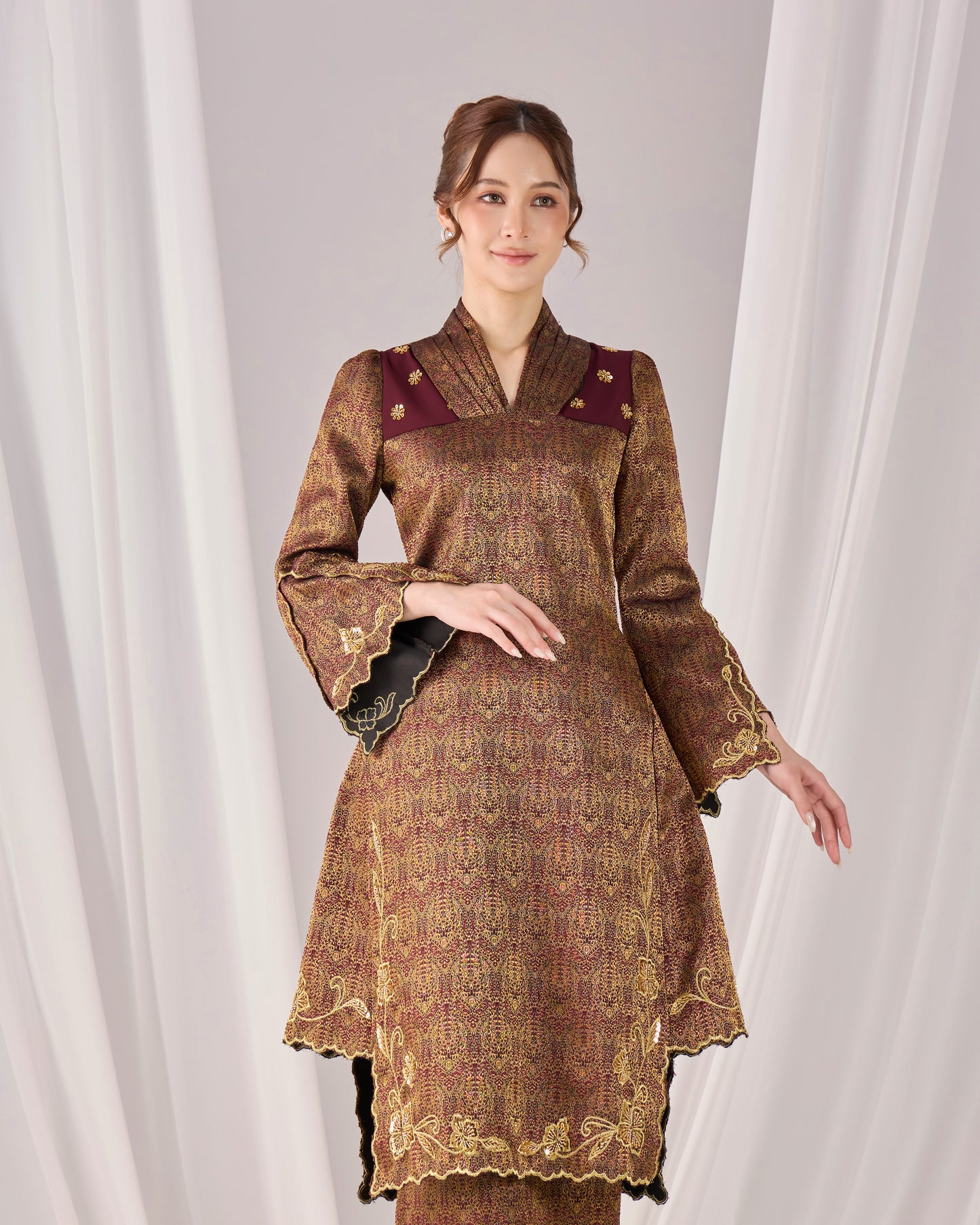 AMANDA KURUNG (BURGUNDY)