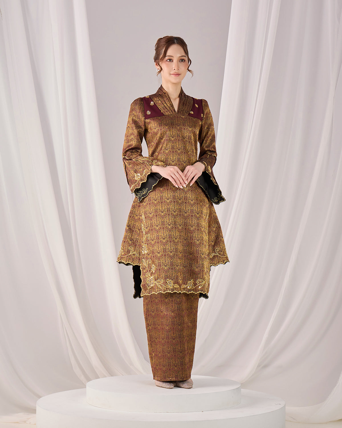 AMANDA KURUNG (BURGUNDY)