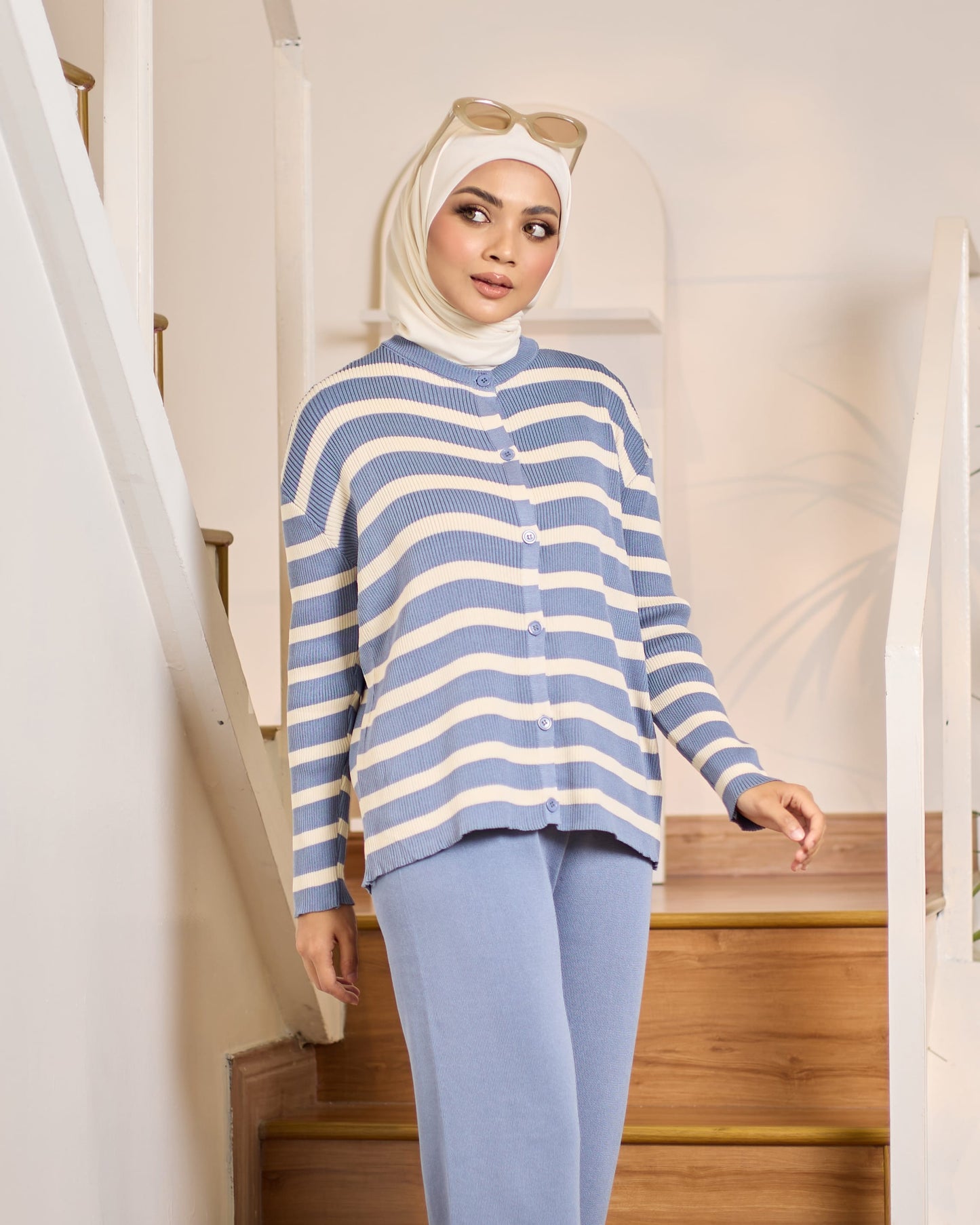 MORY BUTTON STRIPES (BLUE)