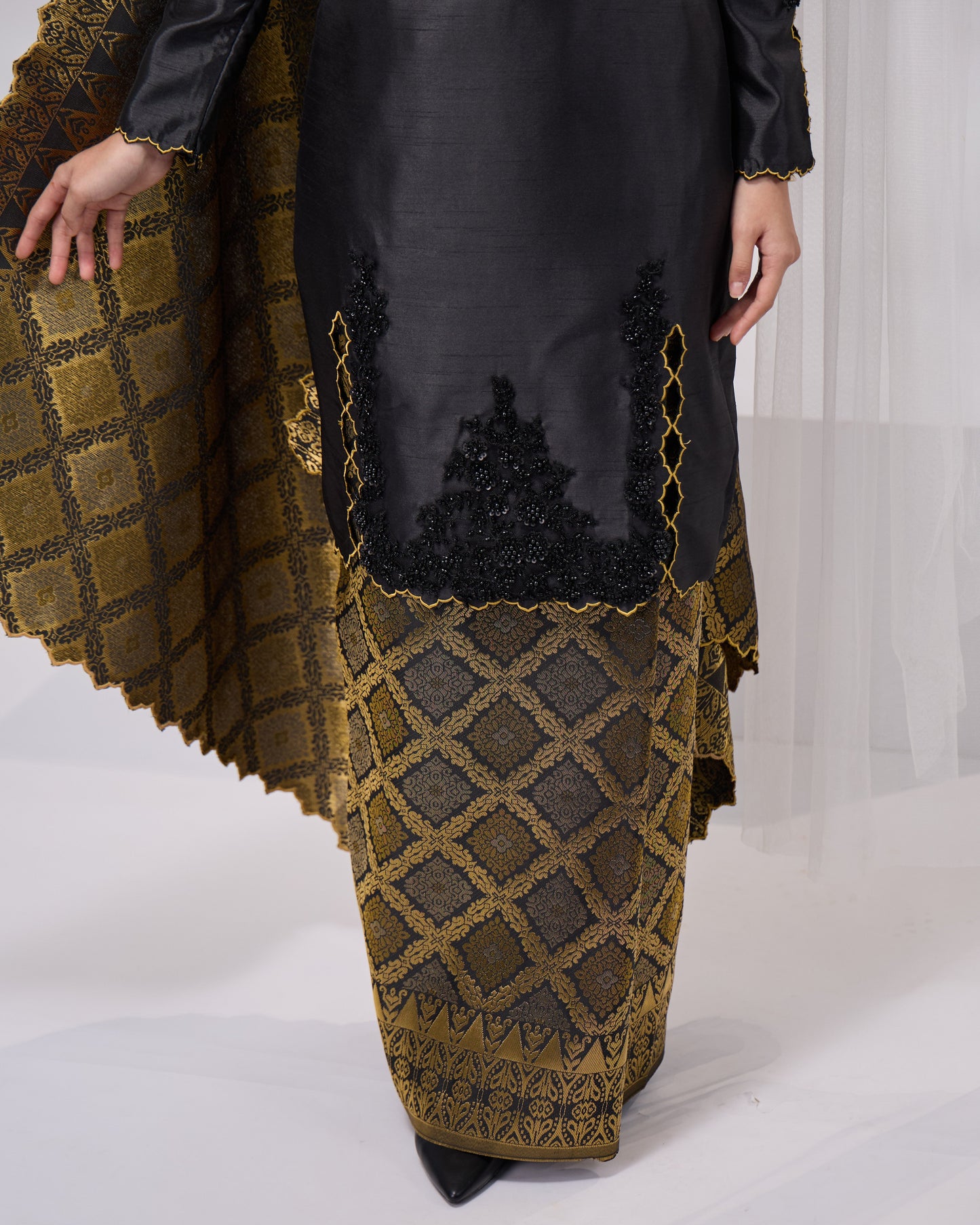 MAHSURI KURUNG (BLACK)