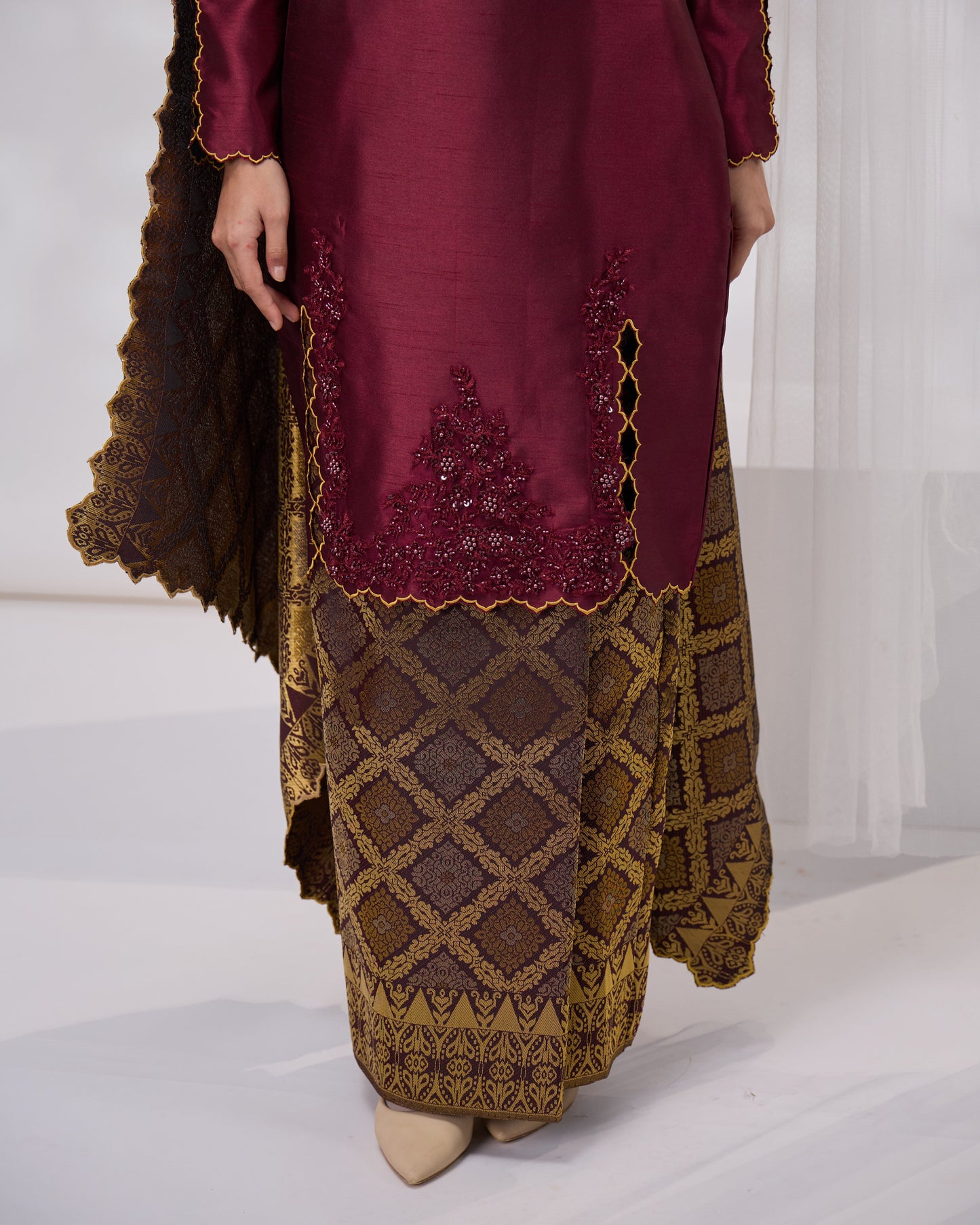 MAHSURI KURUNG (BURGUNDY)