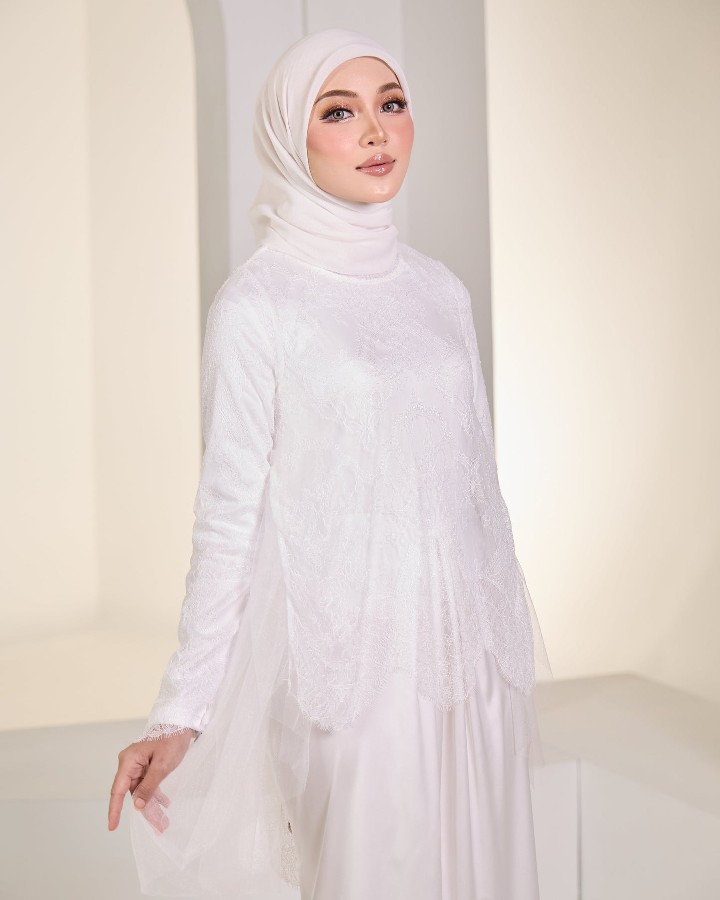 GLENDA DRESS (OFF WHITE)