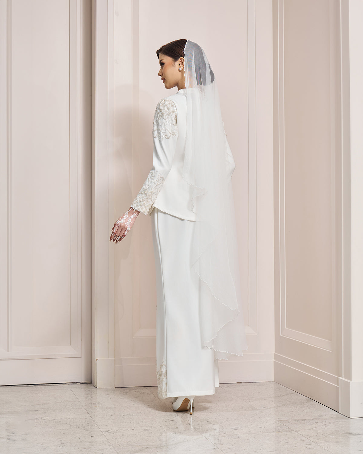 MINOR DEFECT LORELLE KURUNG (OFF WHITE)
