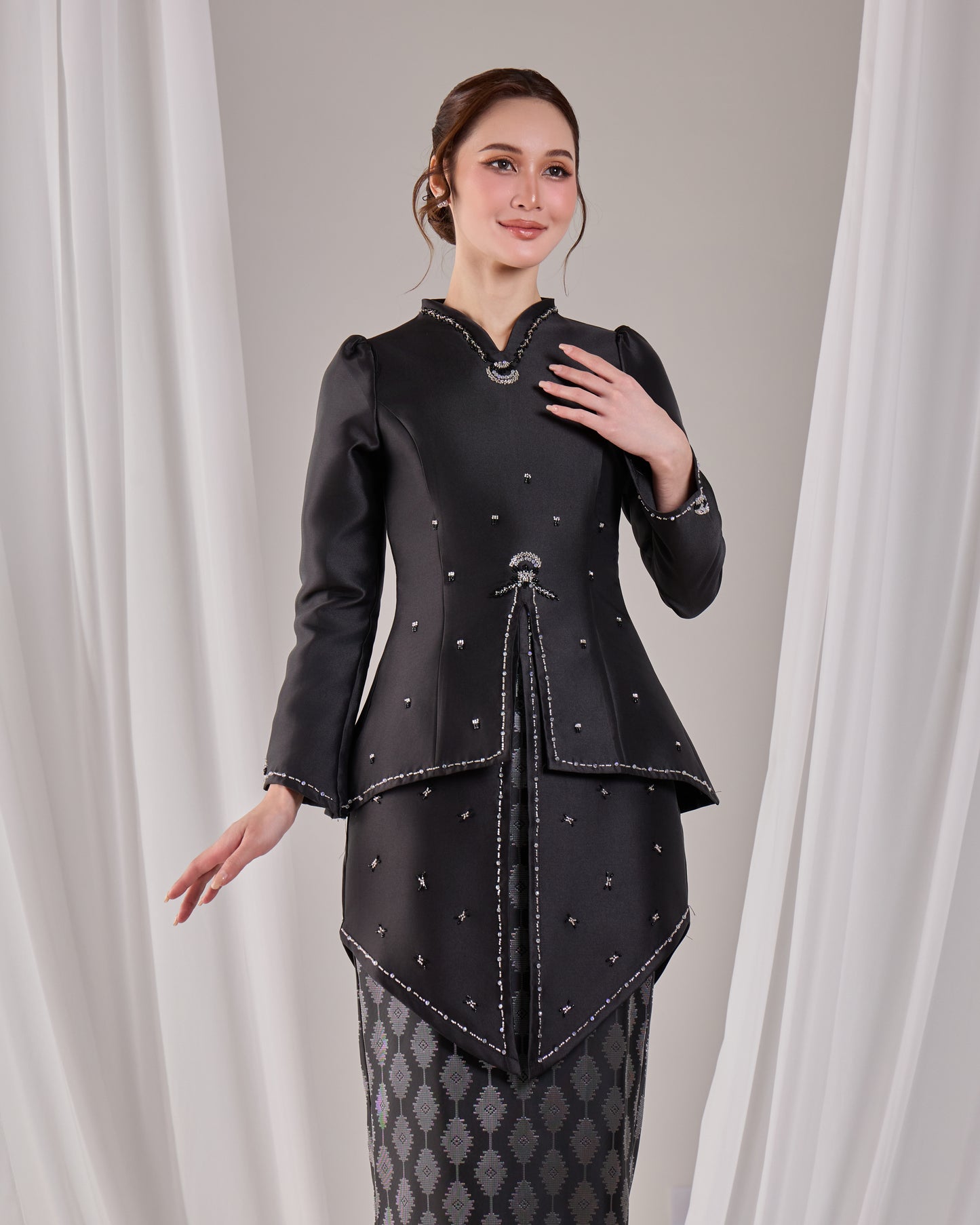 ELEANOUR KURUNG (BLACK)