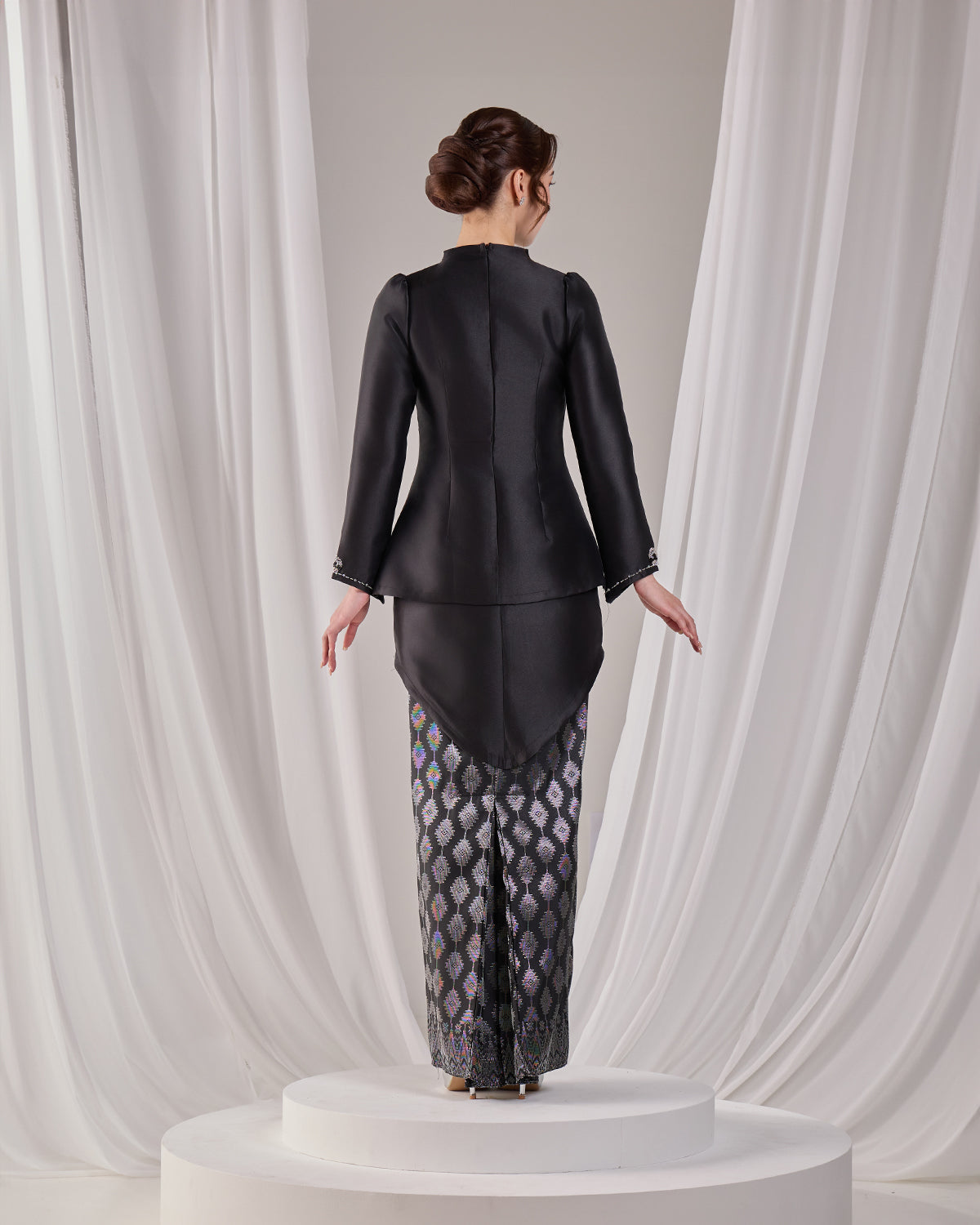 ELEANOUR KURUNG (BLACK)