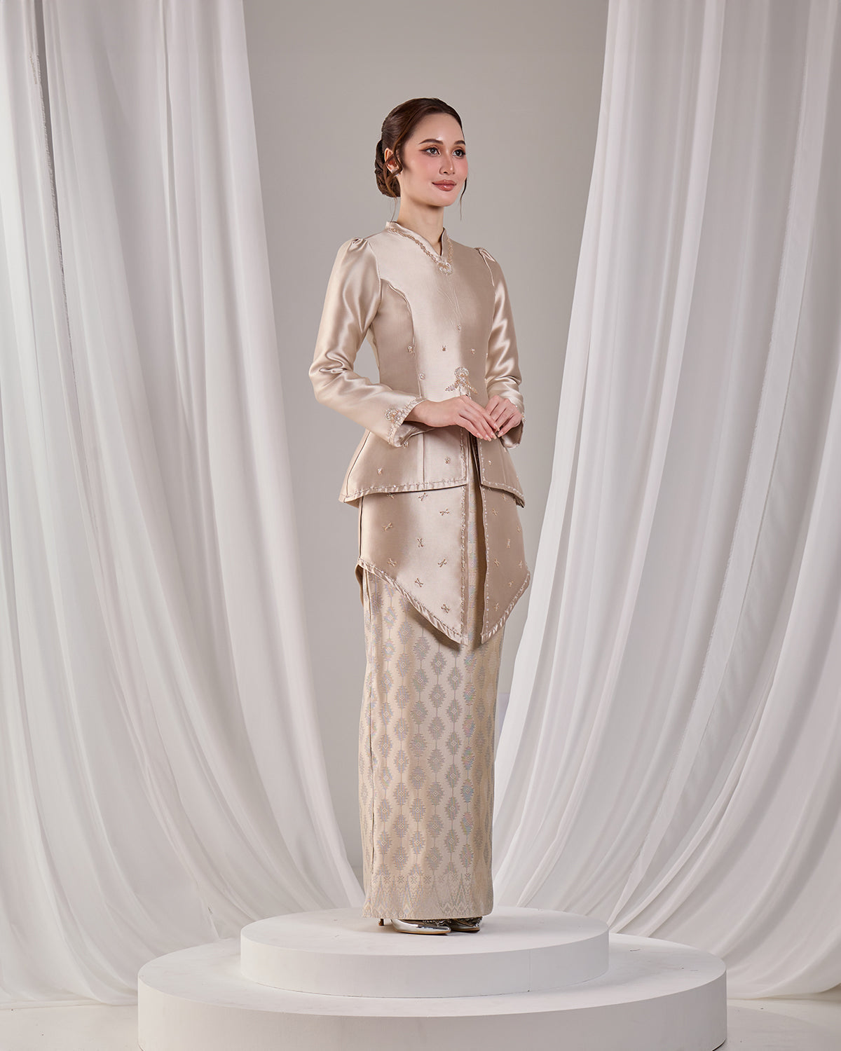 MINOR DEFECT ELEANOUR KURUNG (CHAMPAGNE)