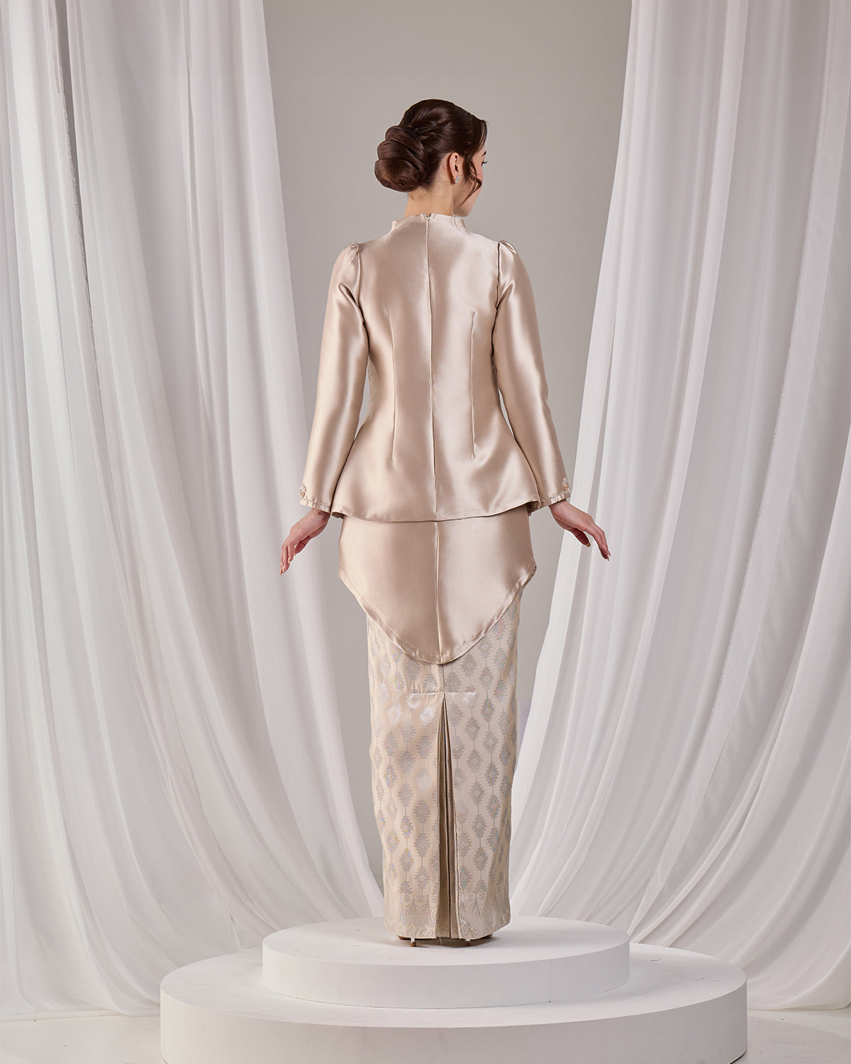 MINOR DEFECT ELEANOUR KURUNG (CHAMPAGNE)